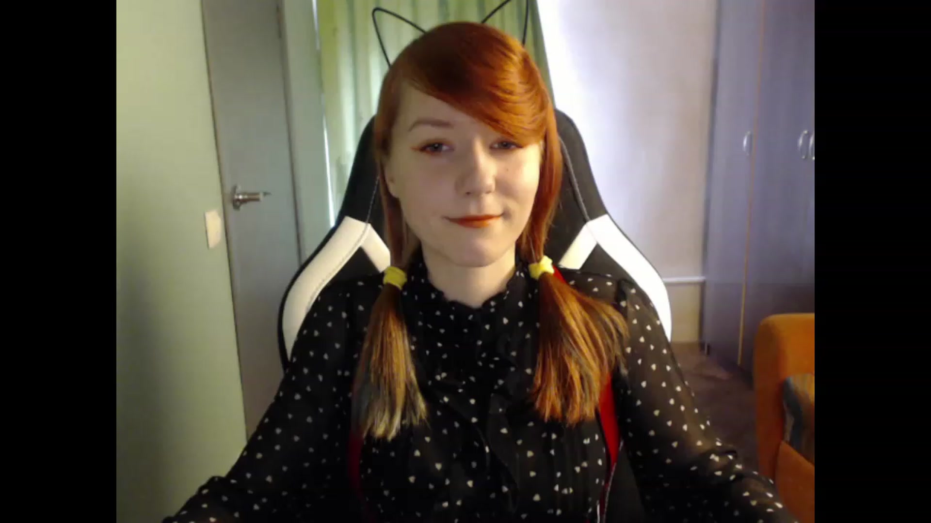 Gallery image thumbnail from NikiFoks18's myfreecams stream on, 08/27/2023, 06:25 image 15 of 20