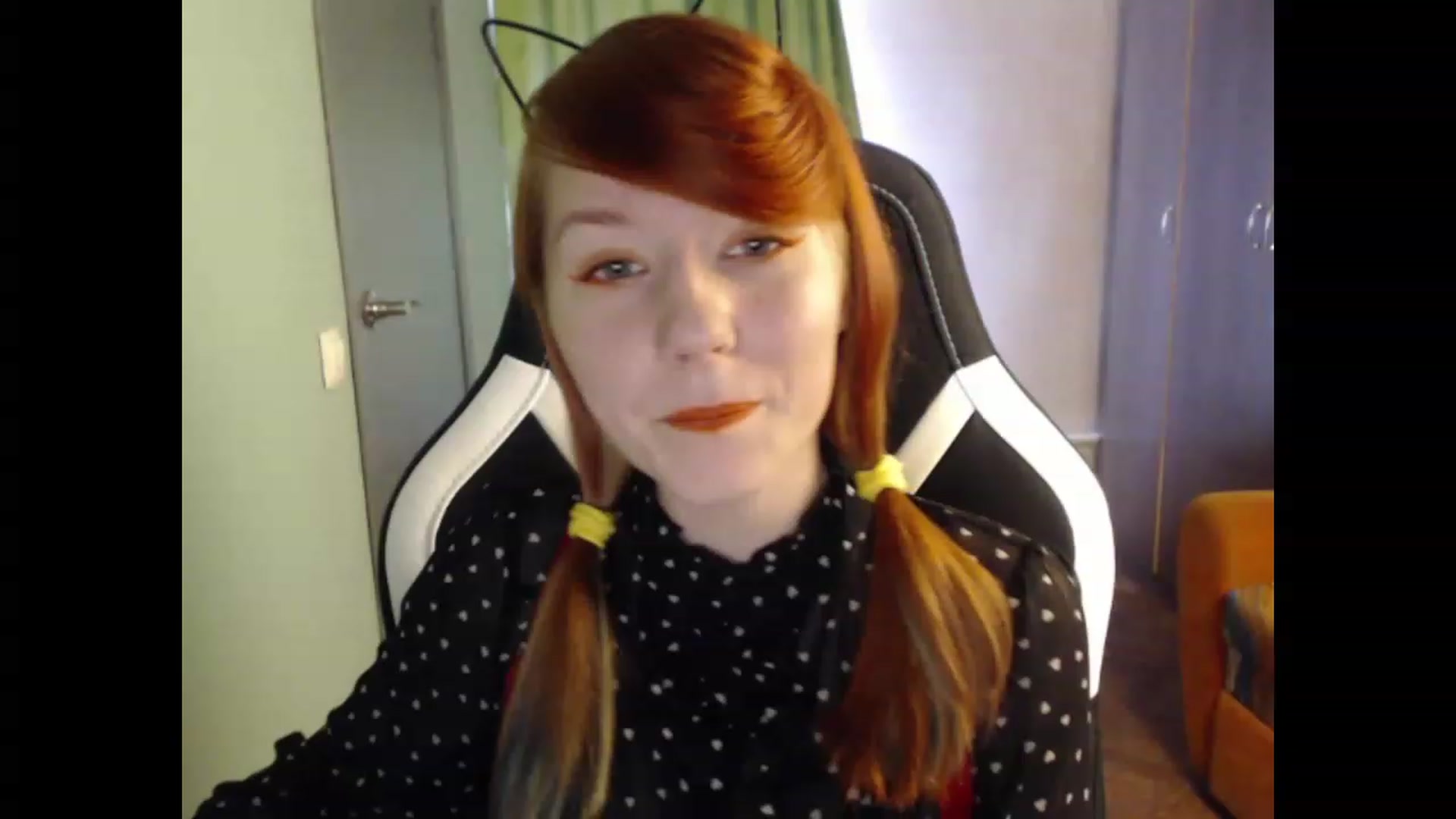 Gallery image thumbnail from NikiFoks18's myfreecams stream on, 08/27/2023, 06:25 image 11 of 20