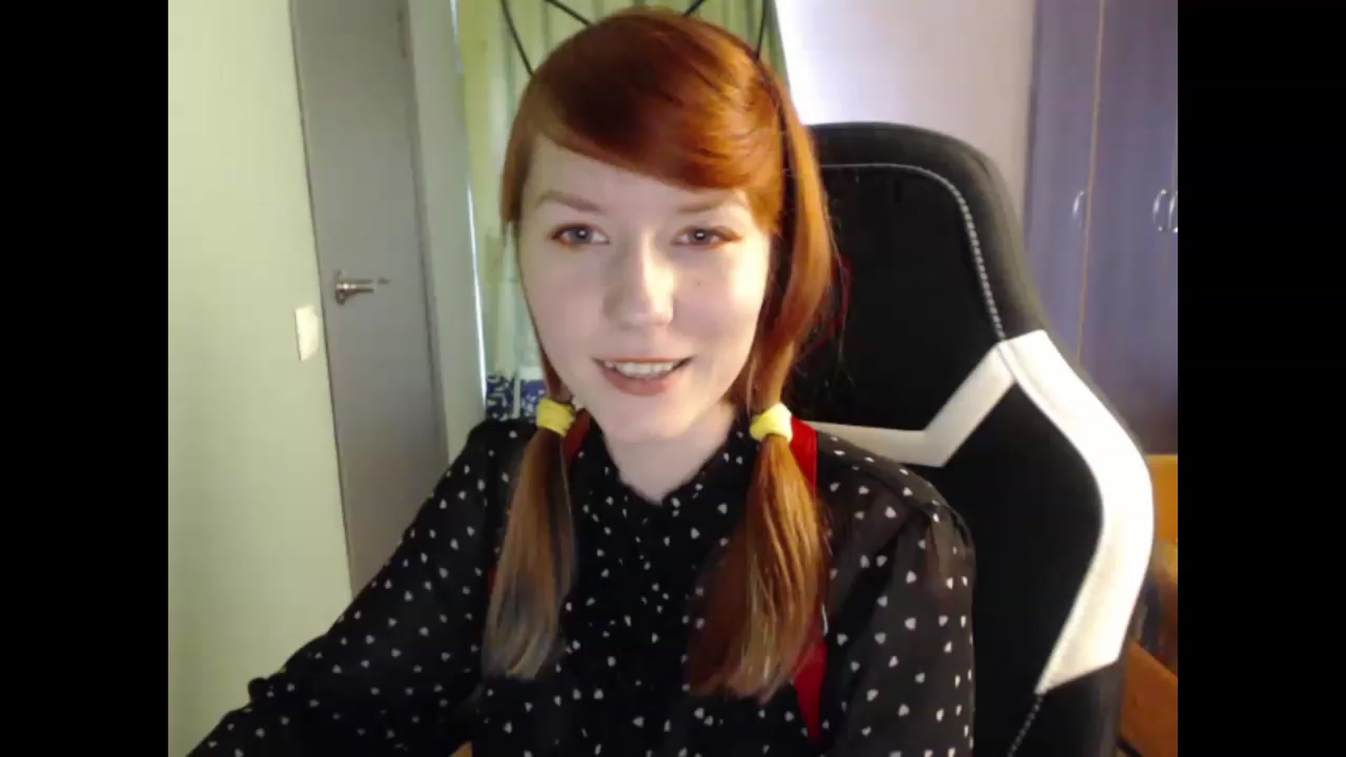 Gallery image thumbnail from NikiFoks18's myfreecams stream on, 08/27/2023, 08:34 image 8 of 20