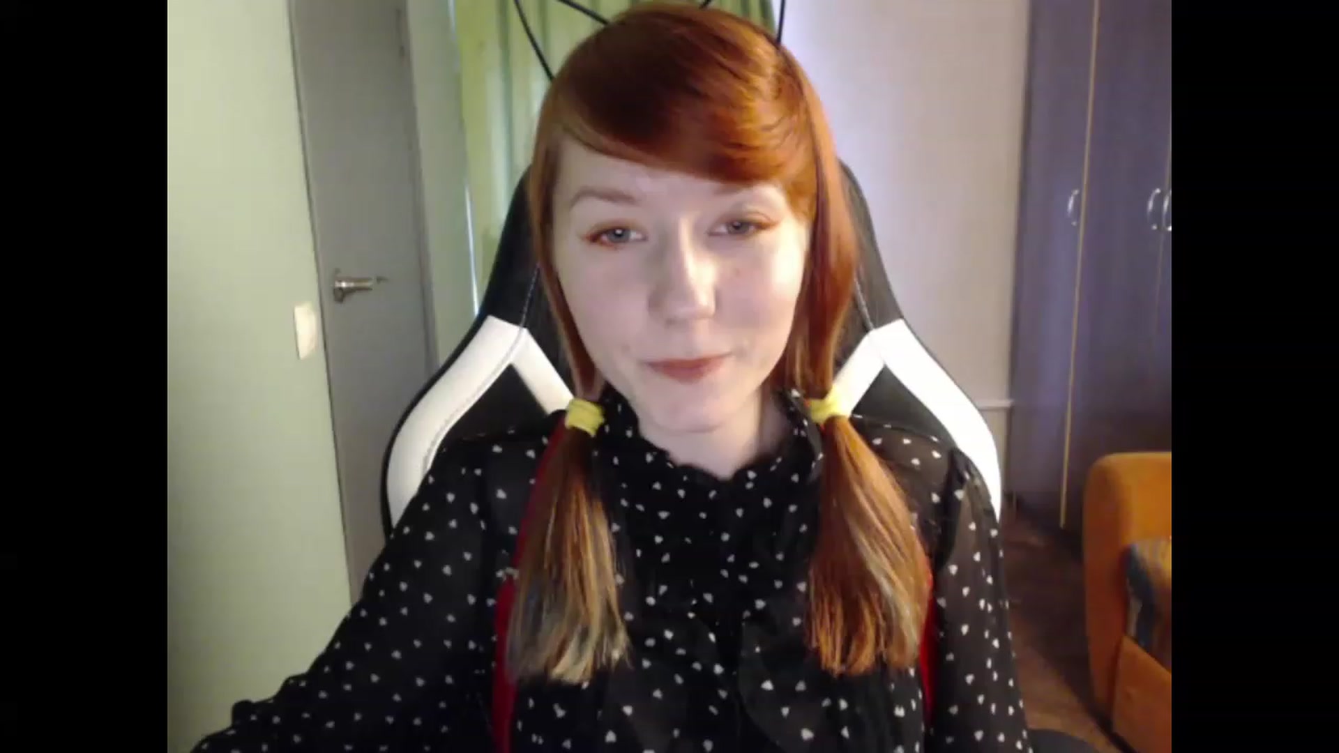 Gallery image thumbnail from NikiFoks18's myfreecams stream on, 08/27/2023, 08:34 image 13 of 20