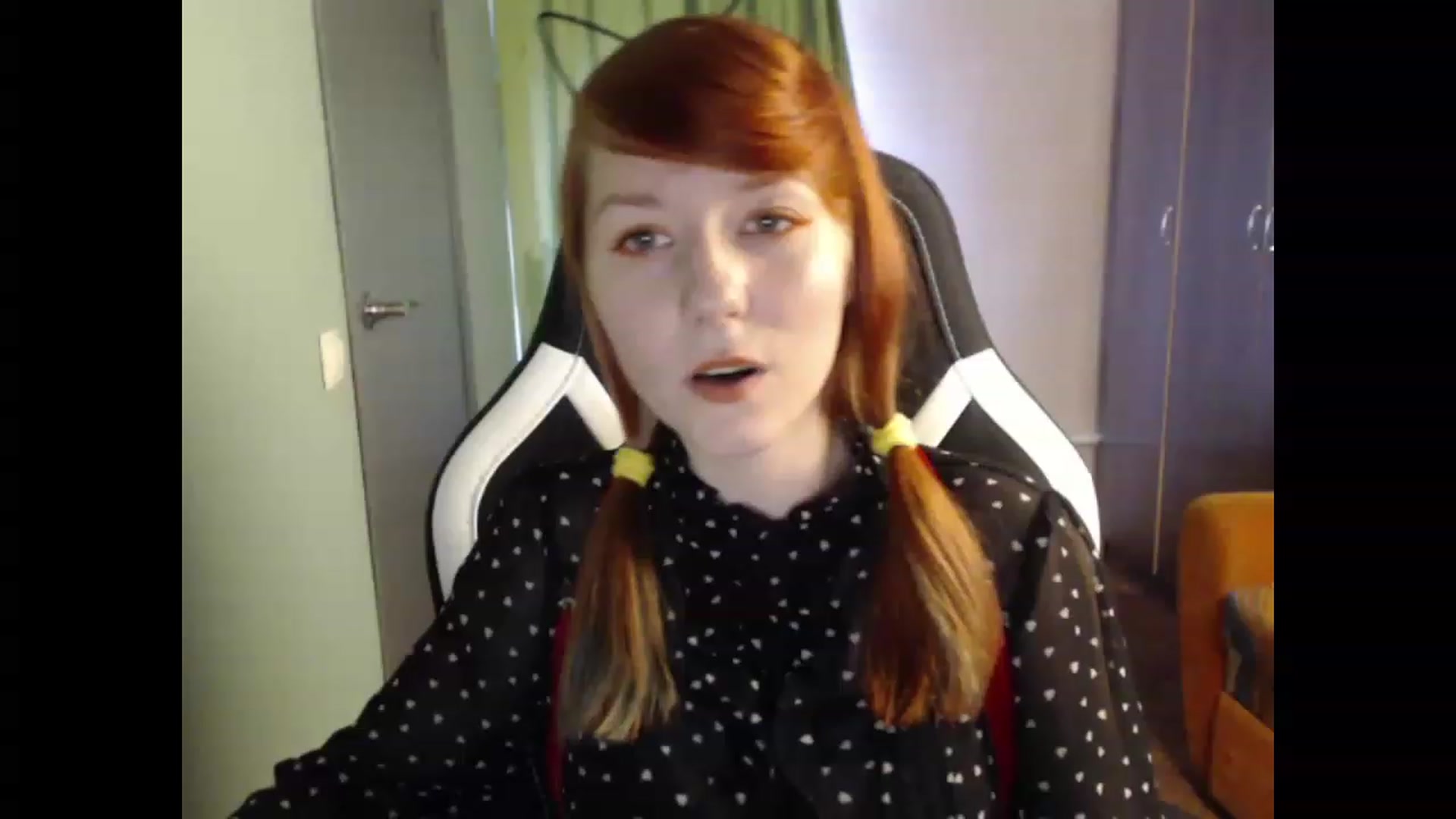Gallery image thumbnail from NikiFoks18's myfreecams stream on, 08/27/2023, 08:34 image 10 of 20