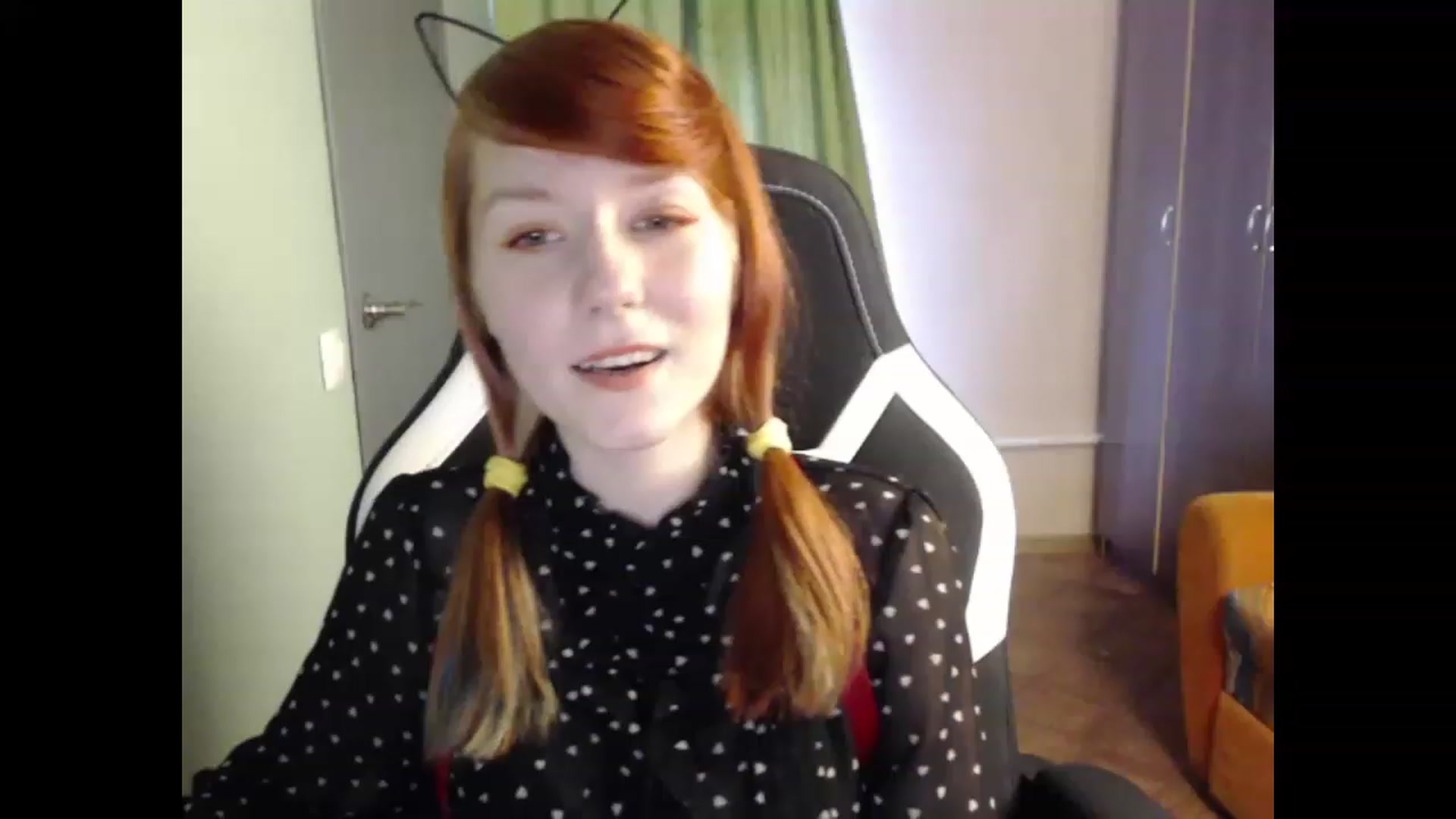 Gallery image thumbnail from NikiFoks18's myfreecams stream on, 08/27/2023, 08:34 image 15 of 20