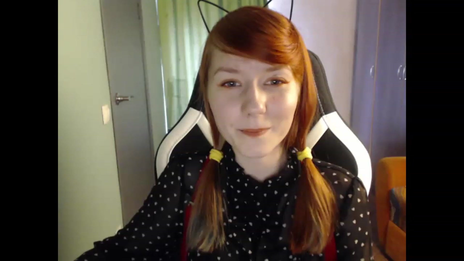 Gallery image thumbnail from NikiFoks18's myfreecams stream on, 08/27/2023, 09:07 image 18 of 20