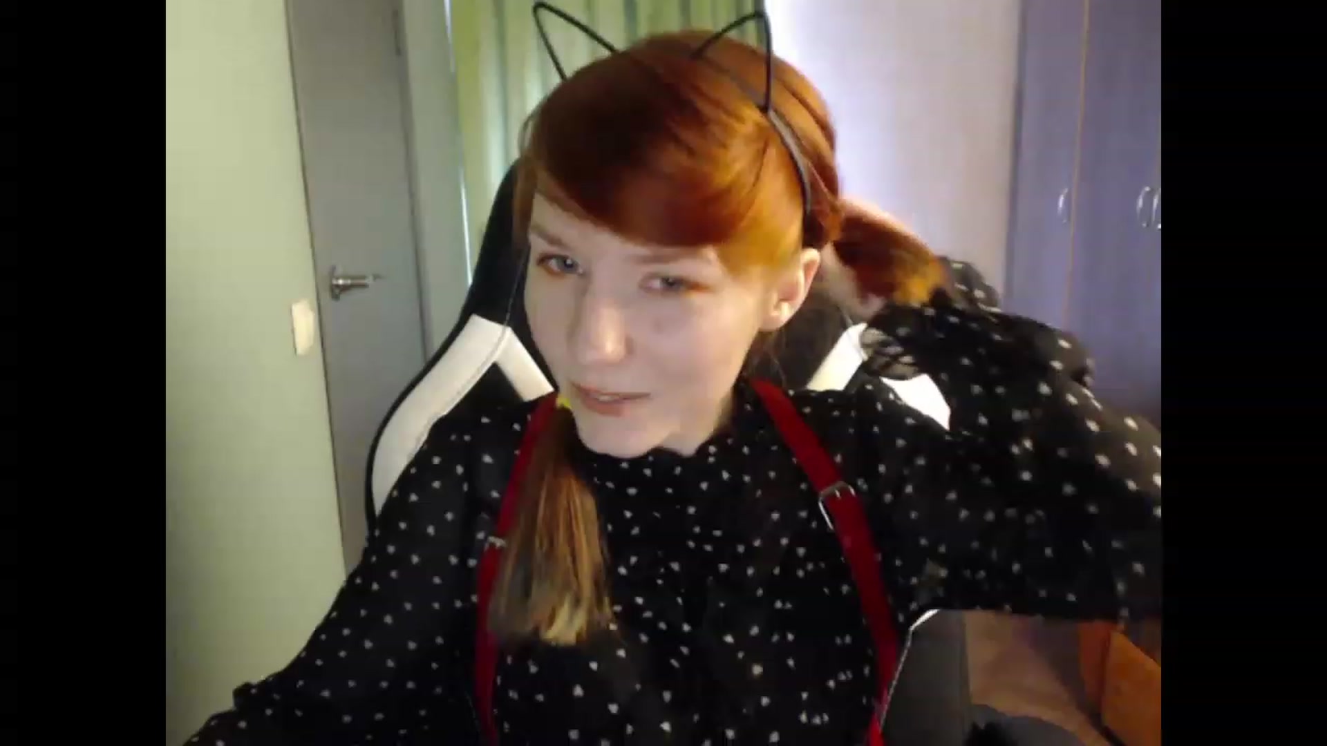 Gallery image thumbnail from NikiFoks18's myfreecams stream on, 08/27/2023, 09:07 image 3 of 20