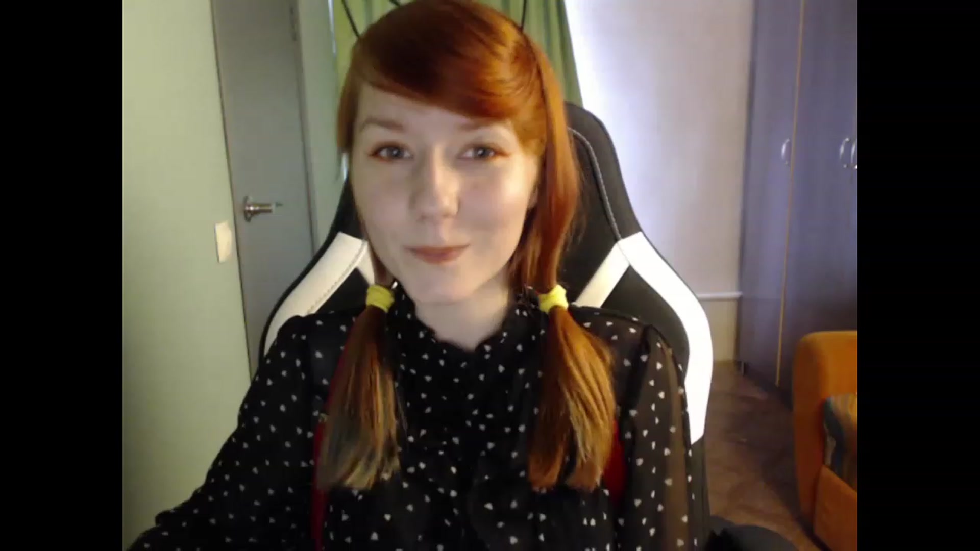 Gallery image thumbnail from NikiFoks18's myfreecams stream on, 08/27/2023, 09:07 image 4 of 20