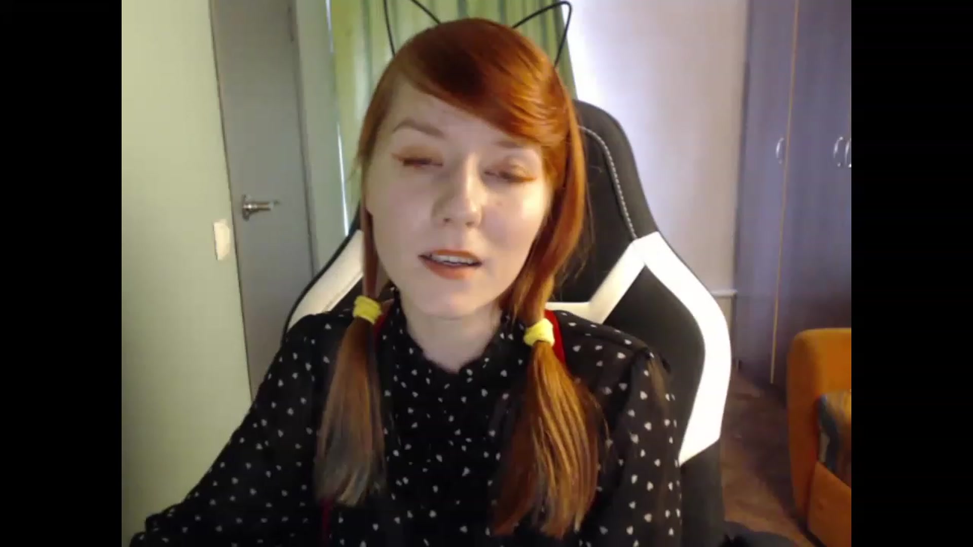 Gallery image thumbnail from NikiFoks18's myfreecams stream on, 08/27/2023, 09:07 image 7 of 20