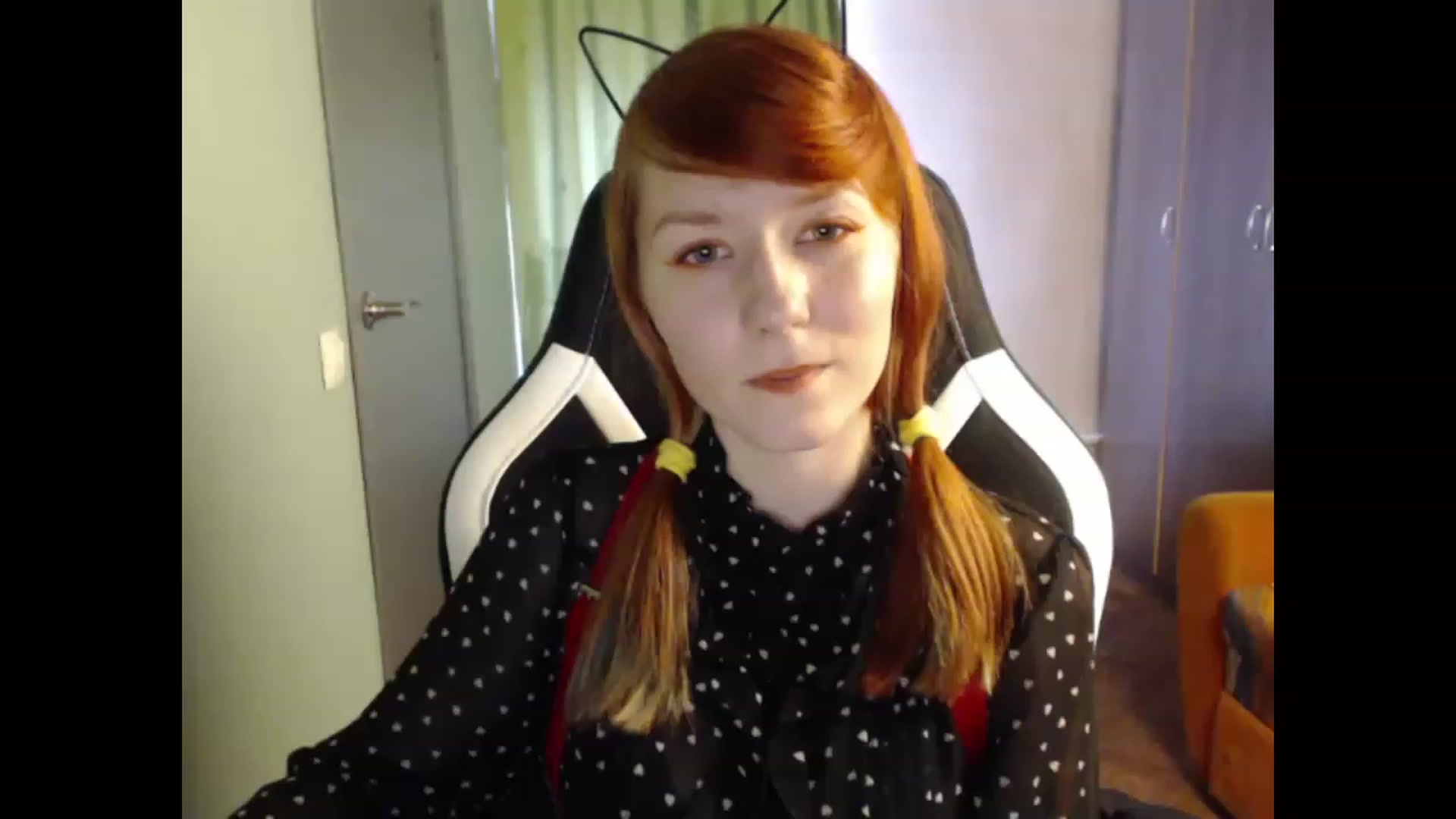 Gallery image thumbnail from NikiFoks18's myfreecams stream on, 08/27/2023, 09:07 image 6 of 20