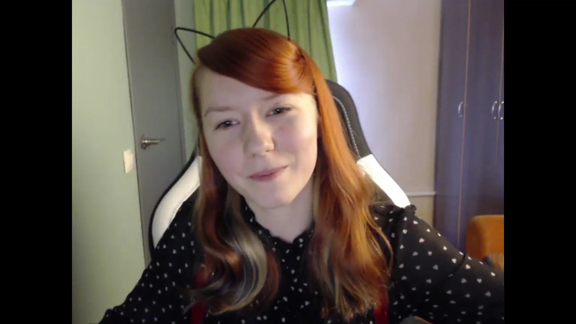 Gallery image thumbnail from NikiFoks18's myfreecams stream on, 08/28/2023, 06:33 image 16 of 20
