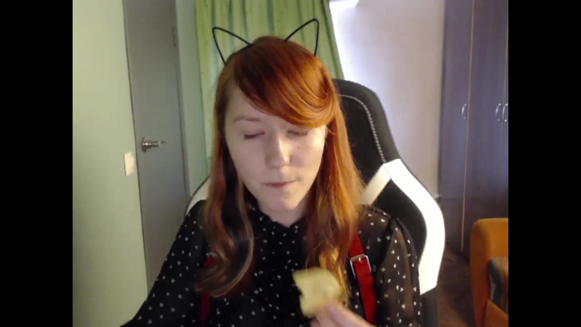 Gallery image thumbnail from NikiFoks18's myfreecams stream on, 08/28/2023, 09:22 image 4 of 20