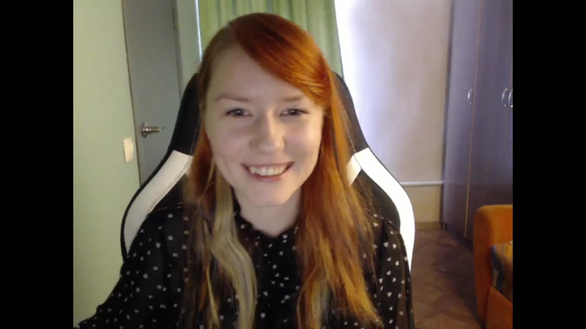 Gallery image thumbnail from NikiFoks18's myfreecams stream on, 08/29/2023, 07:15 image 6 of 20