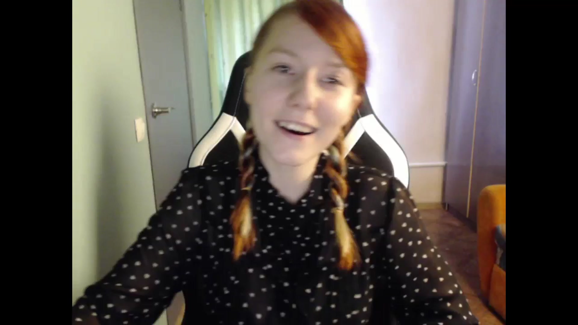 Gallery image thumbnail from NikiFoks18's myfreecams stream on, 09/10/2023, 08:30 image 1 of 20