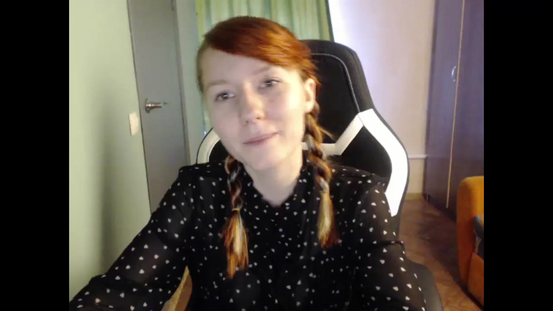 Gallery image thumbnail from NikiFoks18's myfreecams stream on, 09/10/2023, 08:30 image 6 of 20