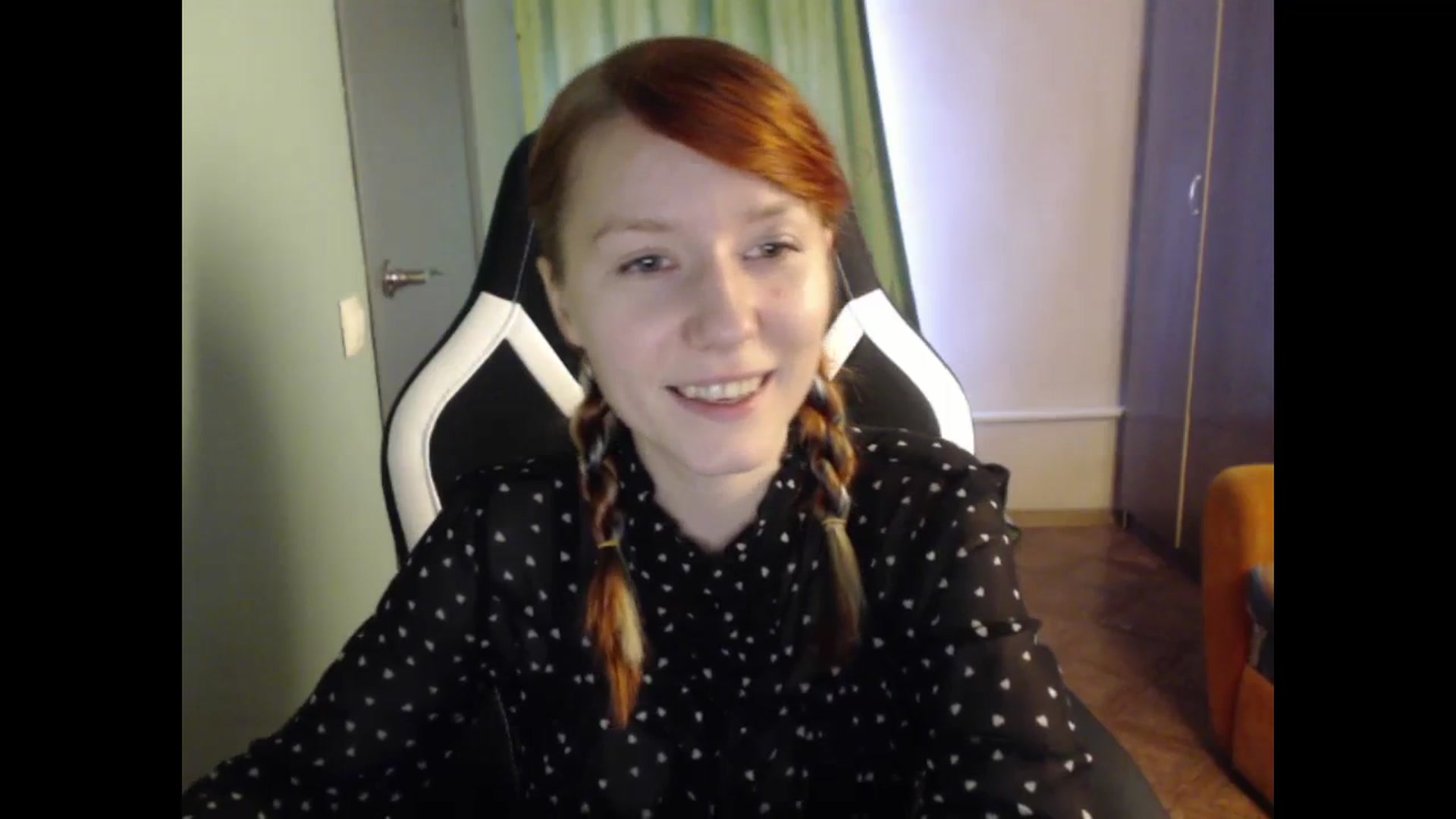 Gallery image thumbnail from NikiFoks18's myfreecams stream on, 09/10/2023, 08:30 image 15 of 20
