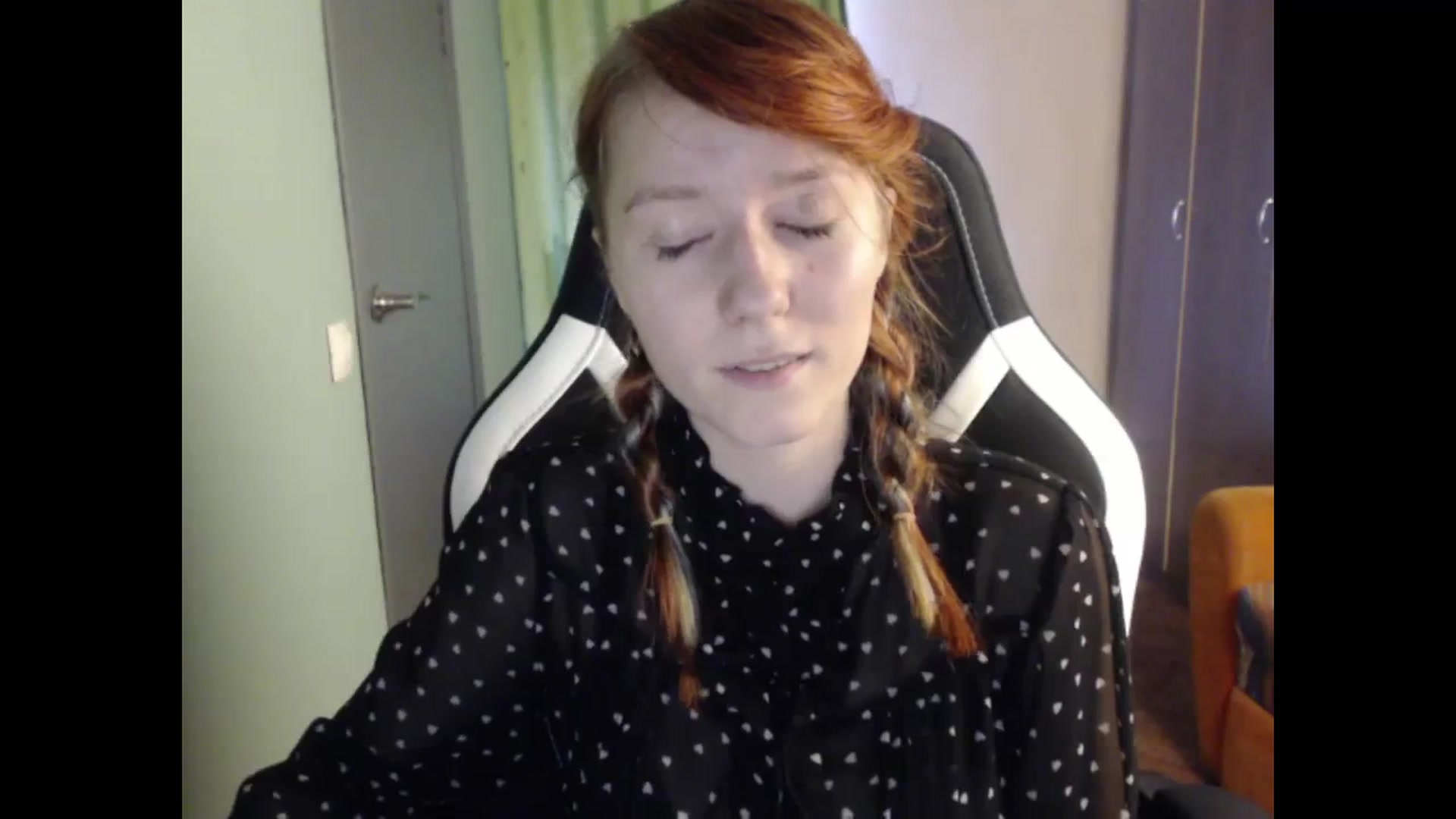 Gallery image thumbnail from NikiFoks18's myfreecams stream on, 09/11/2023, 07:02 image 13 of 20