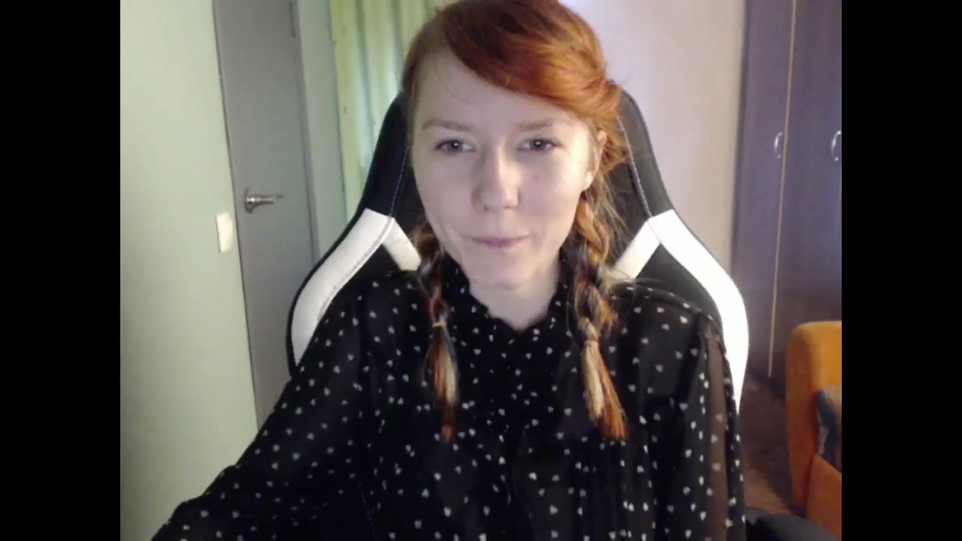 Gallery image thumbnail from NikiFoks18's myfreecams stream on, 09/11/2023, 07:02 image 5 of 20