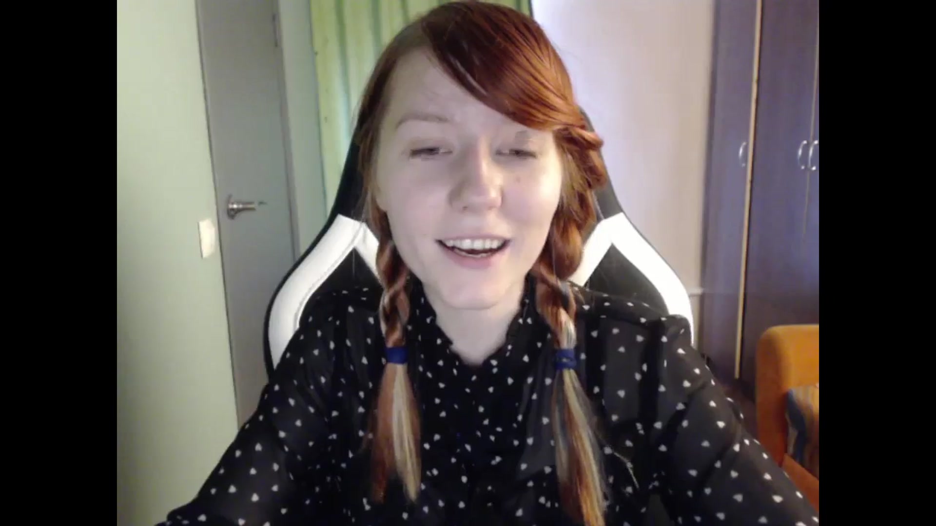 Gallery image thumbnail from NikiFoks18's myfreecams stream on, 09/12/2023, 08:43 image 15 of 20