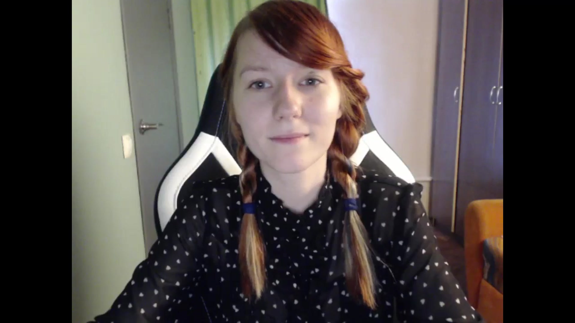 Gallery image thumbnail from NikiFoks18's myfreecams stream on, 09/12/2023, 08:43 image 10 of 20