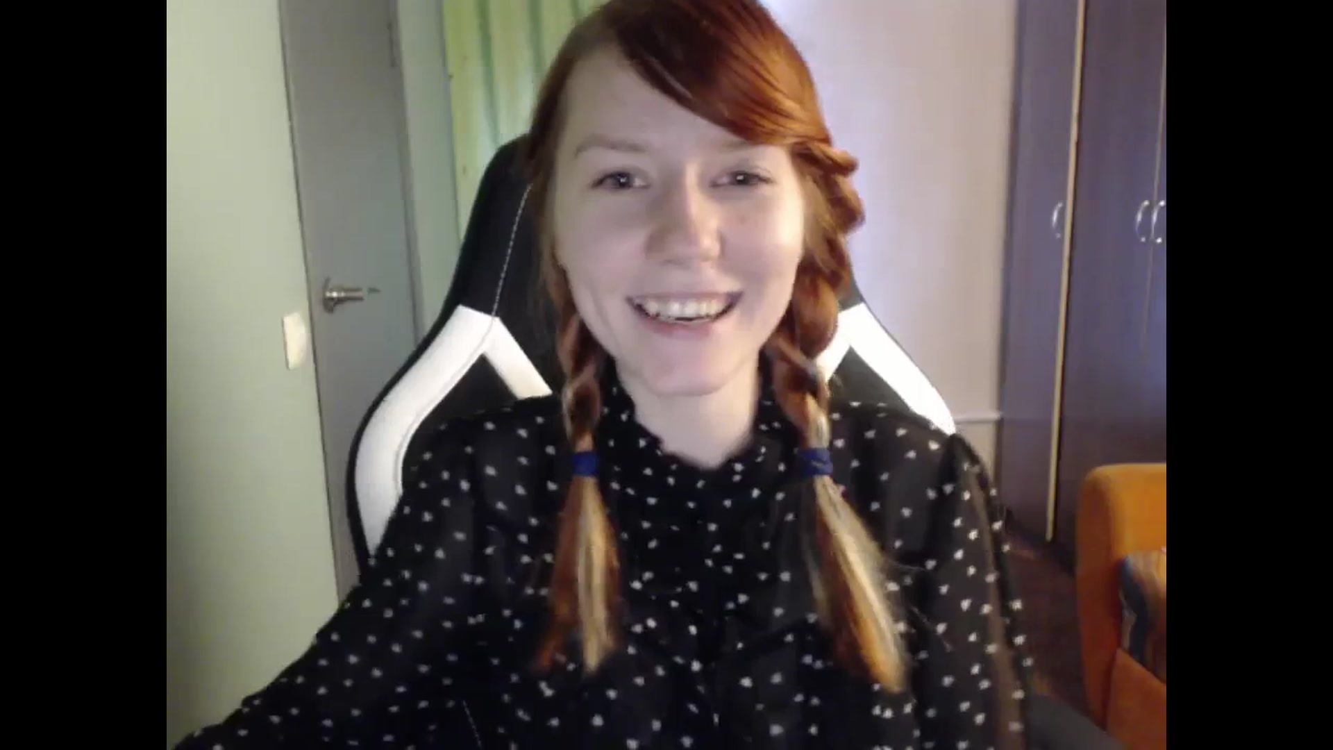 Gallery image thumbnail from NikiFoks18's myfreecams stream on, 09/12/2023, 08:43 image 4 of 20