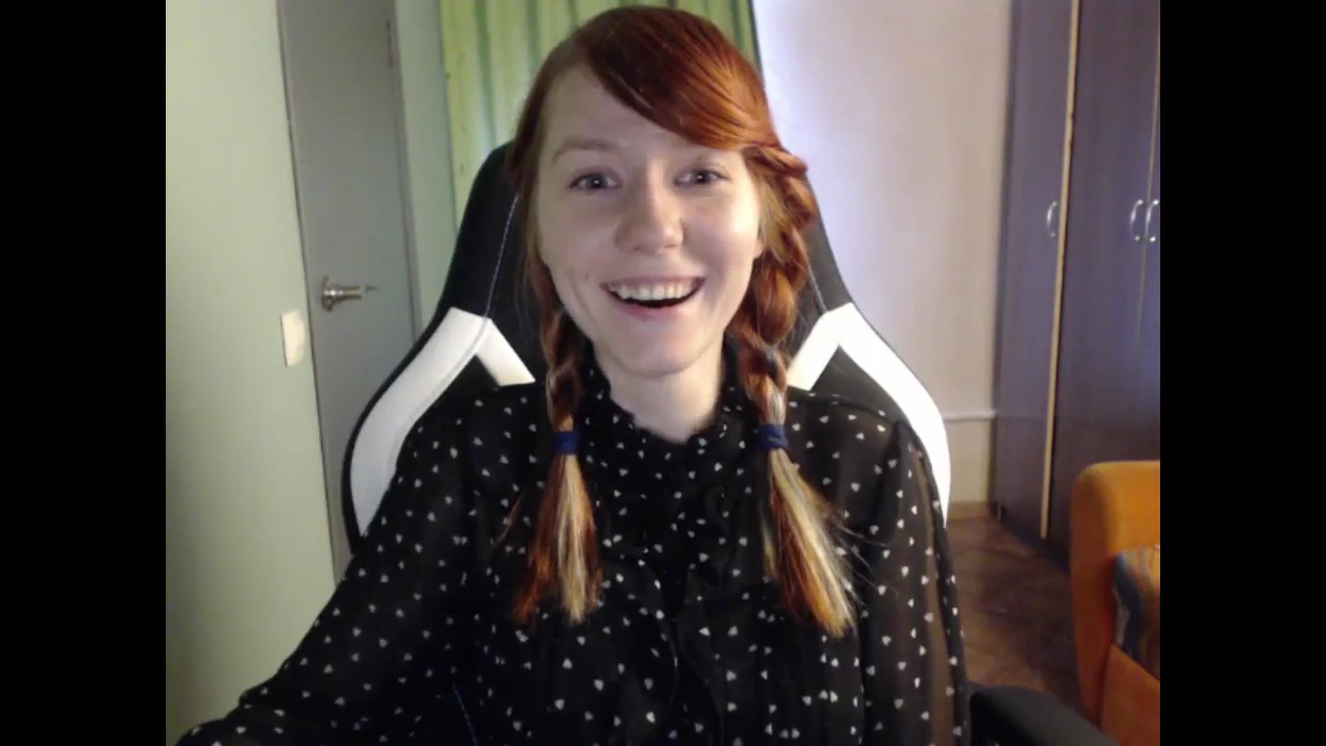 Gallery image thumbnail from NikiFoks18's myfreecams stream on, 09/12/2023, 08:43 image 6 of 20