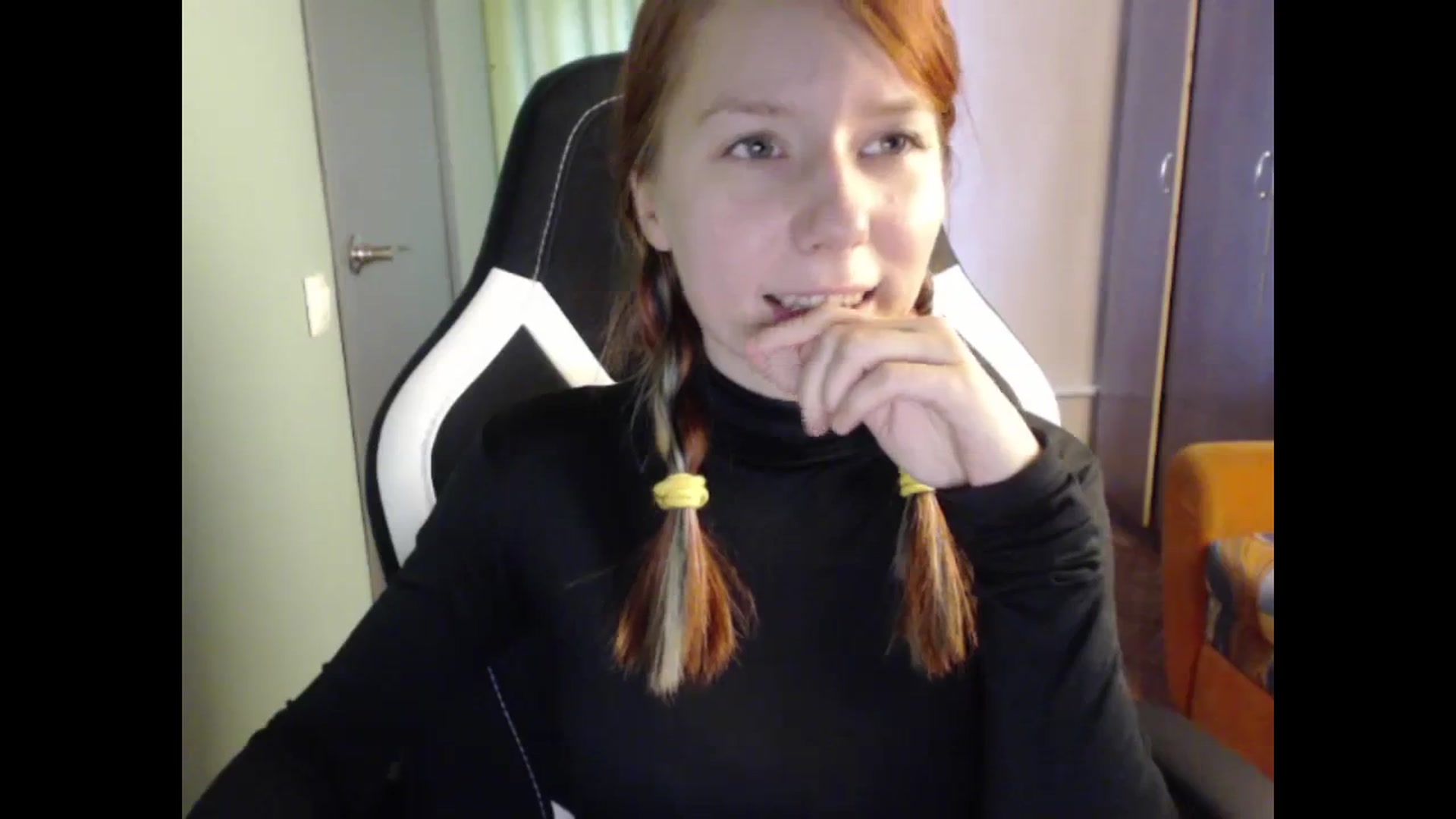 Gallery image thumbnail from NikiFoks18's myfreecams stream on, 09/14/2023, 09:18 image 3 of 20