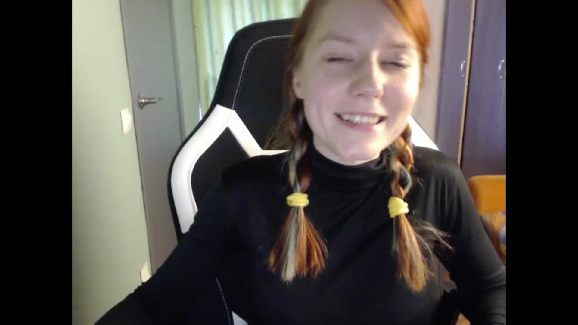 Gallery image thumbnail from NikiFoks18's myfreecams stream on, 09/14/2023, 09:18 image 6 of 20