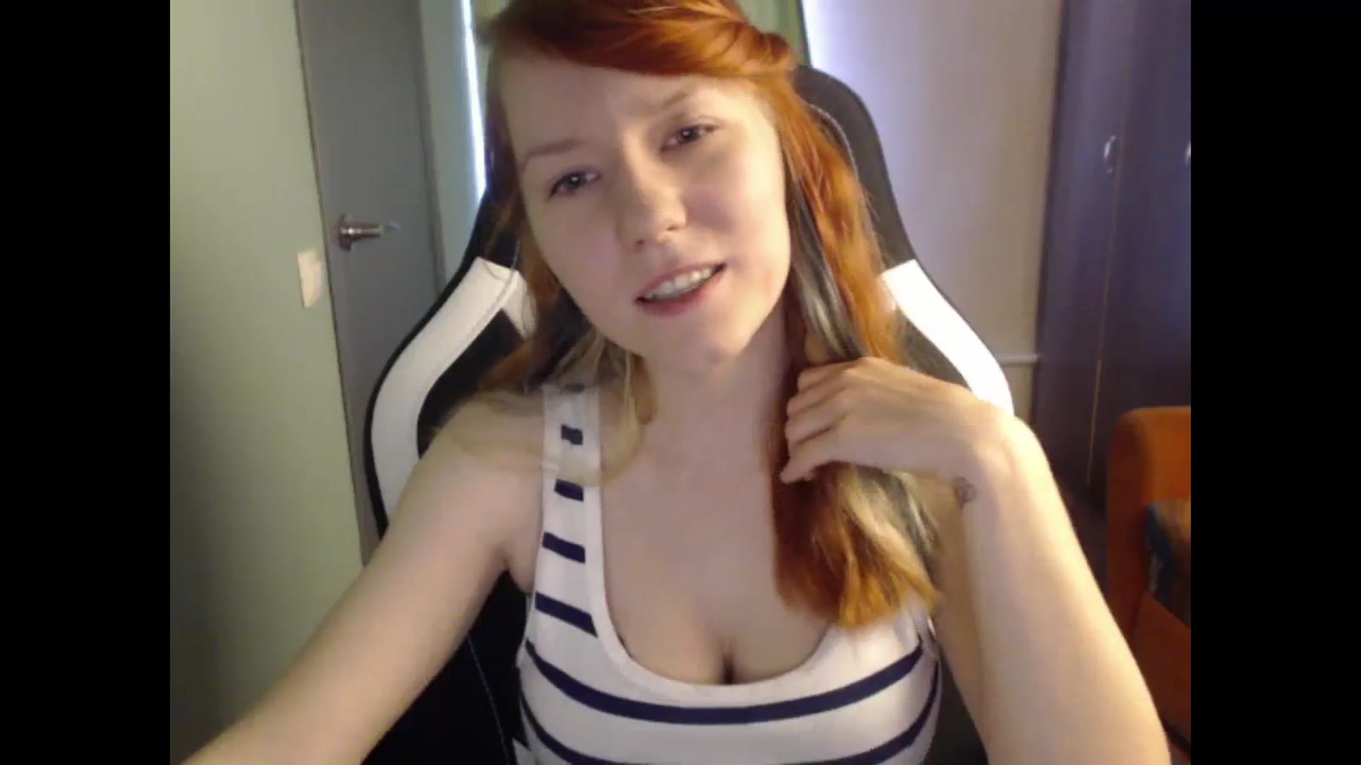 Gallery image thumbnail from NikiFoks18's myfreecams stream on, 09/23/2023, 08:13 image 4 of 20
