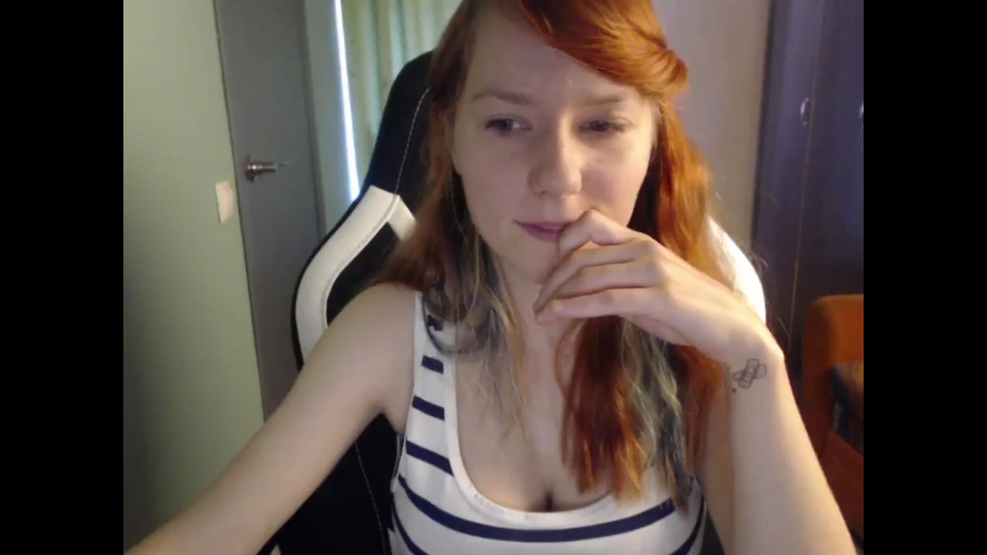 Gallery image thumbnail from NikiFoks18's myfreecams stream on, 09/23/2023, 08:13 image 12 of 20