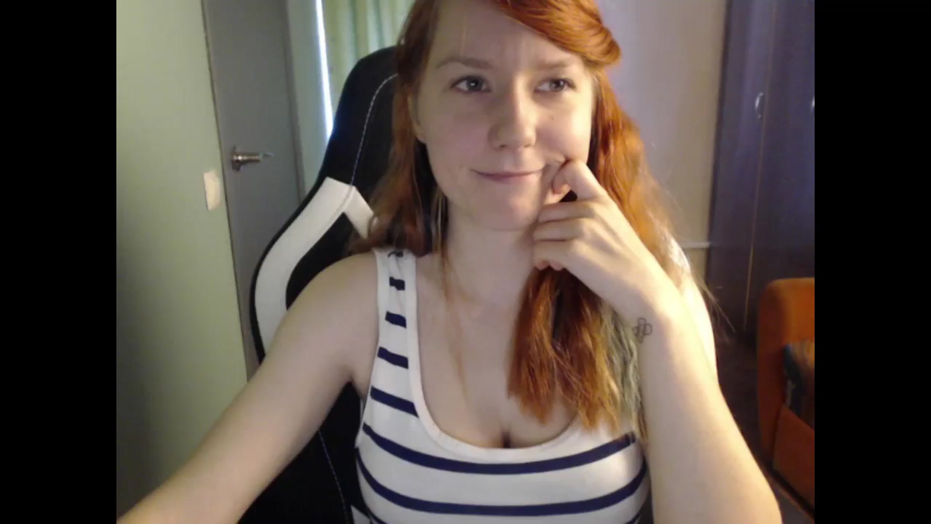 Gallery image thumbnail from NikiFoks18's myfreecams stream on, 09/23/2023, 08:13 image 16 of 20