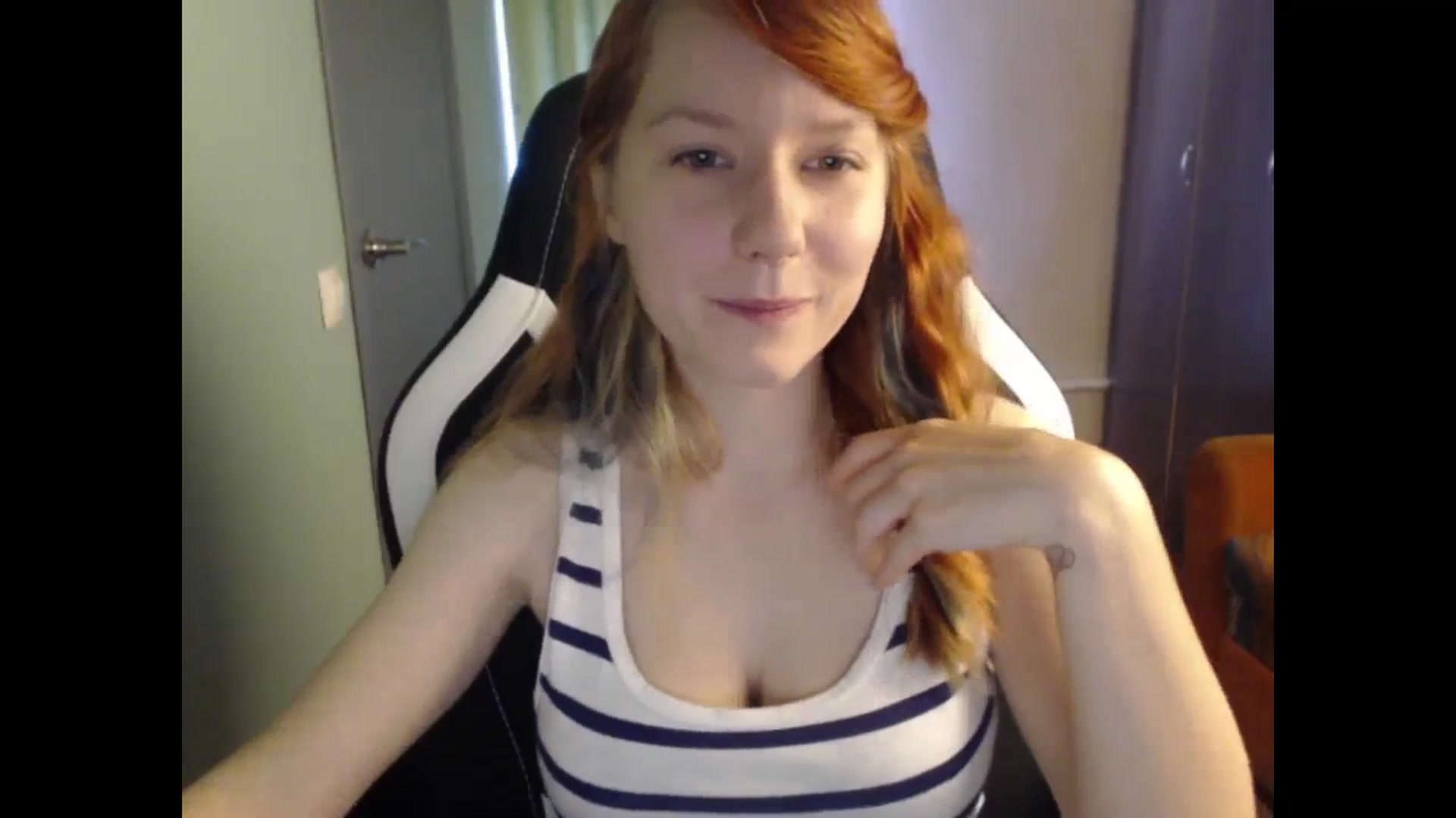 Gallery image thumbnail from NikiFoks18's myfreecams stream on, 09/23/2023, 08:13 image 6 of 20