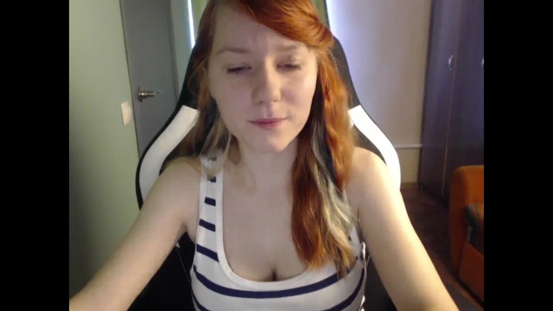 Gallery image thumbnail from NikiFoks18's myfreecams stream on, 09/23/2023, 08:13 image 3 of 20