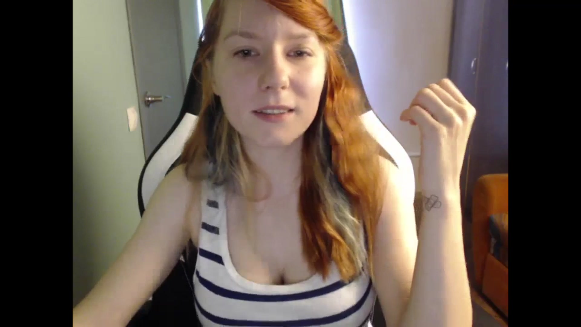 Gallery image thumbnail from NikiFoks18's myfreecams stream on, 09/23/2023, 08:13 image 7 of 20