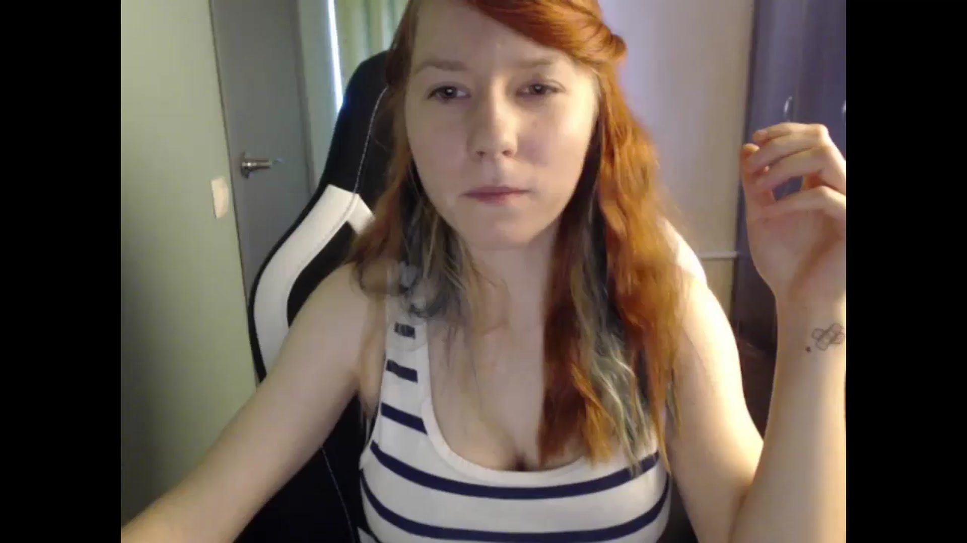 Gallery image thumbnail from NikiFoks18's myfreecams stream on, 09/23/2023, 08:13 image 8 of 20