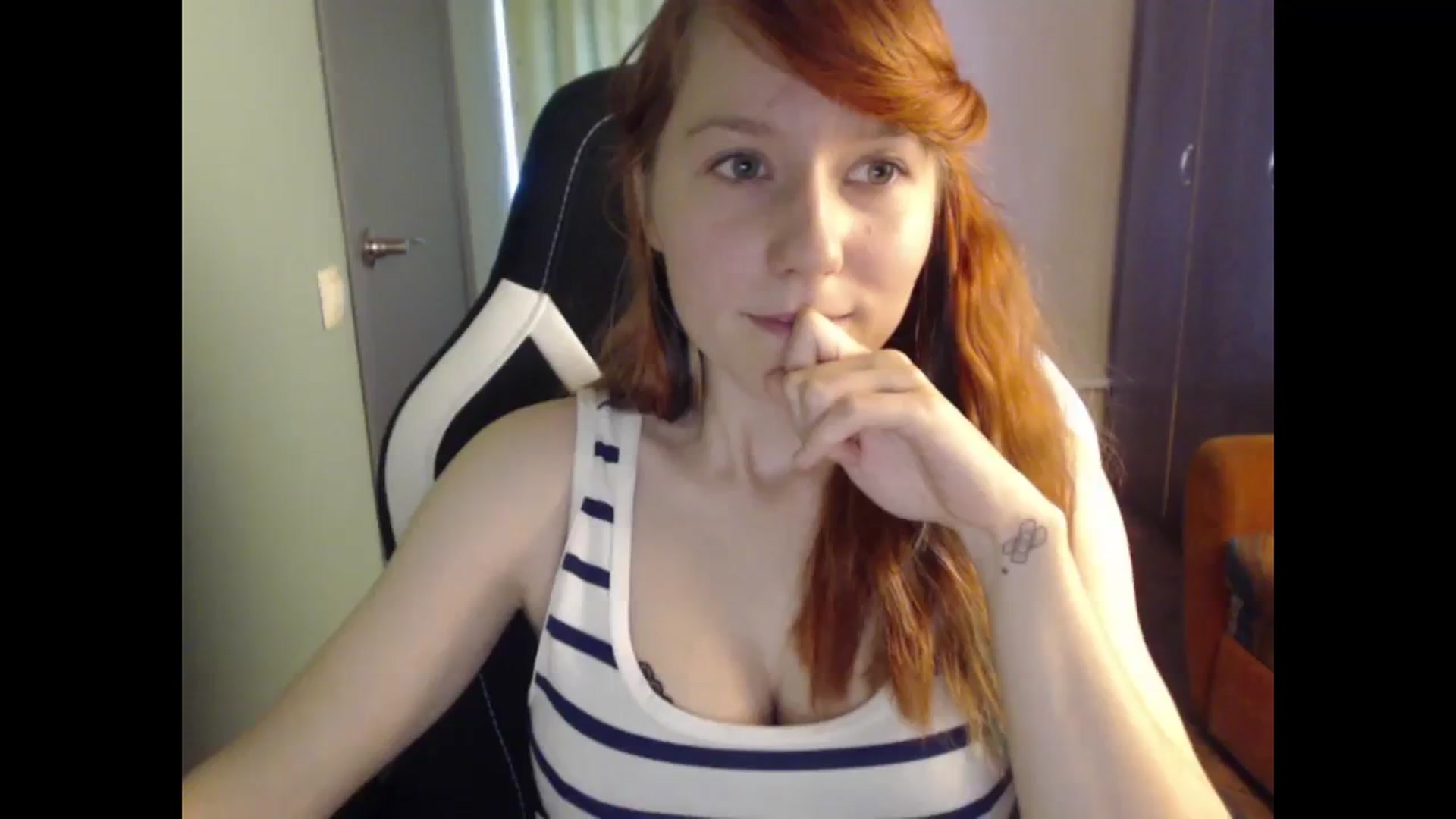 Gallery image thumbnail from NikiFoks18's myfreecams stream on, 09/23/2023, 09:21 image 1 of 20