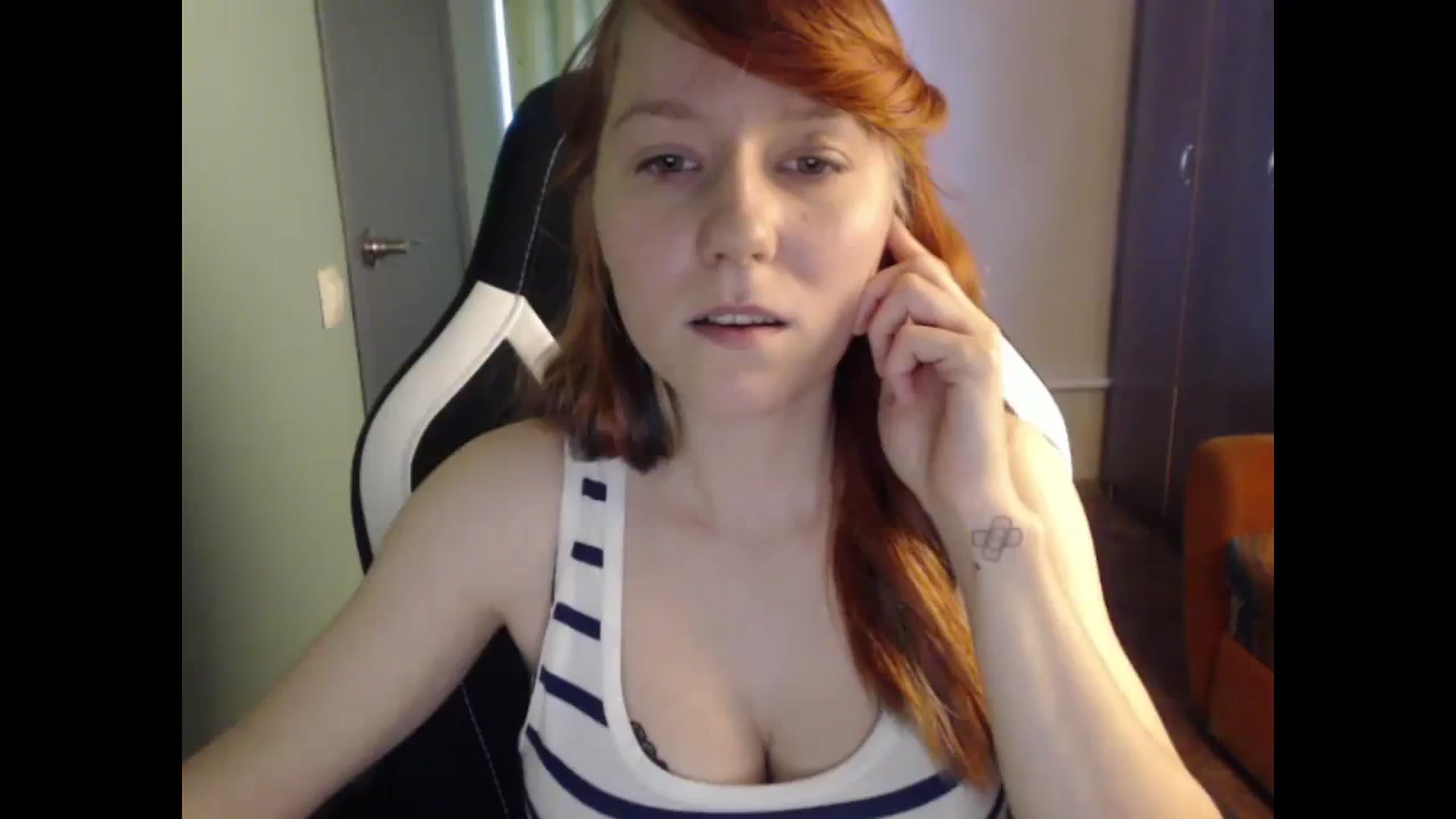 Gallery image thumbnail from NikiFoks18's myfreecams stream on, 09/23/2023, 09:21 image 5 of 20
