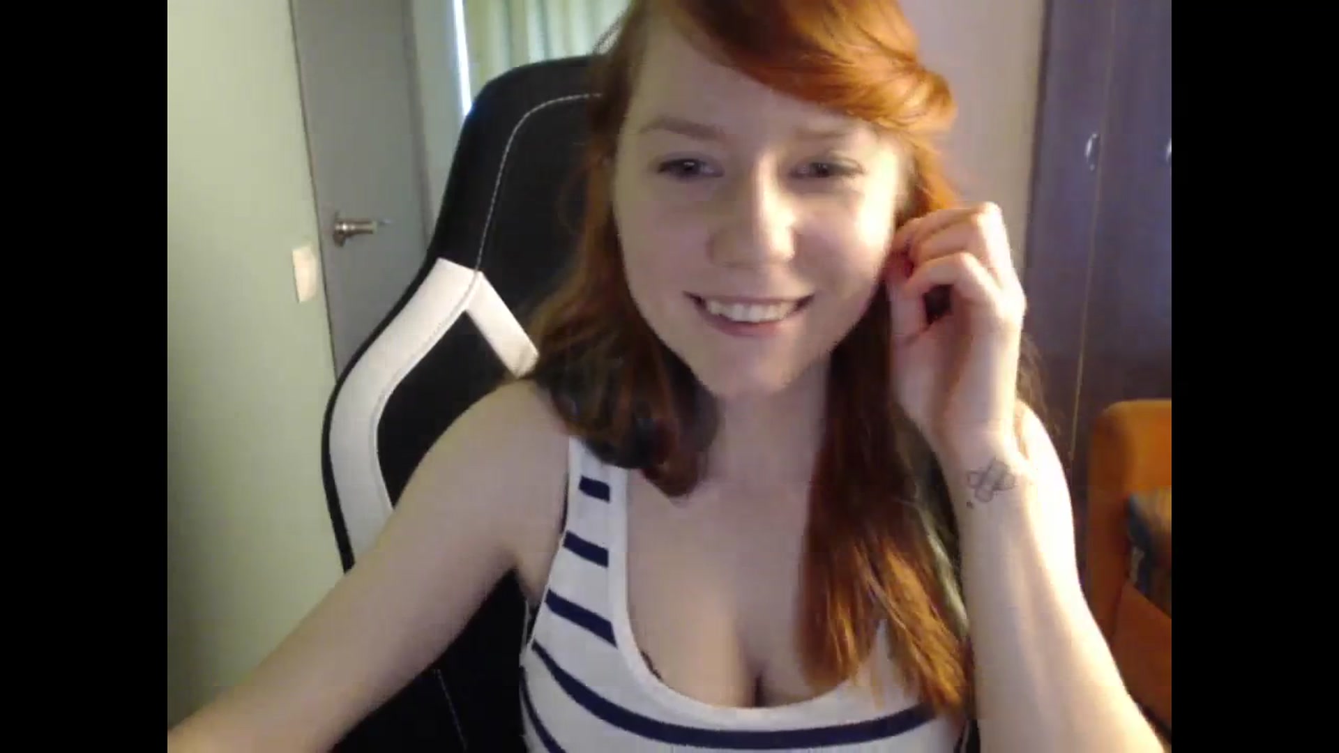 Gallery image thumbnail from NikiFoks18's myfreecams stream on, 09/23/2023, 09:21 image 14 of 20