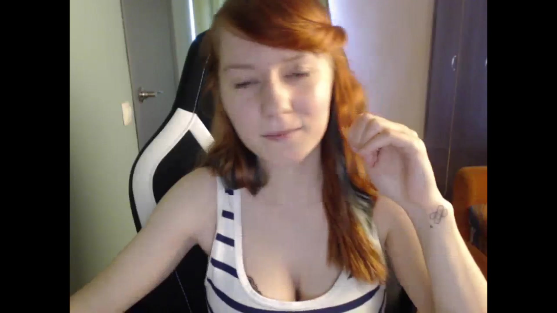 Gallery image thumbnail from NikiFoks18's myfreecams stream on, 09/23/2023, 09:21 image 8 of 20