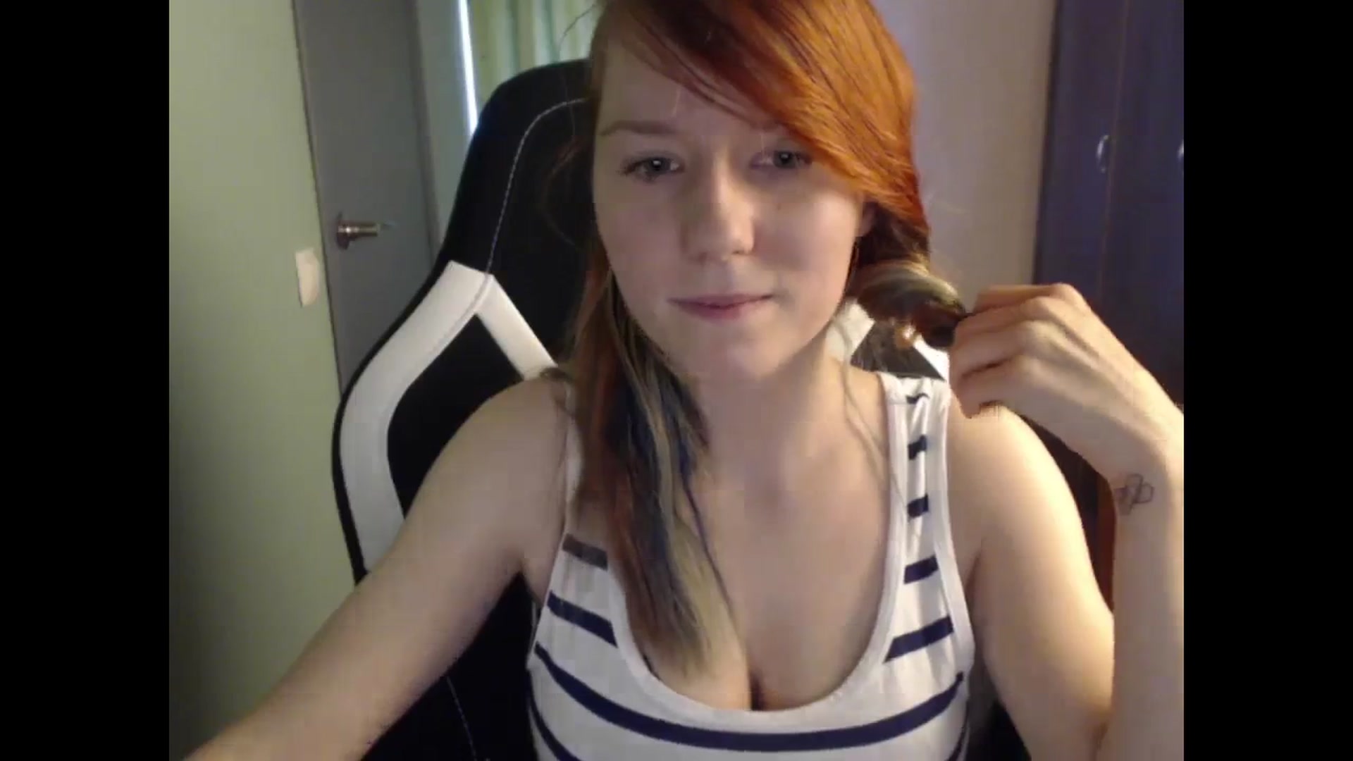 Gallery image thumbnail from NikiFoks18's myfreecams stream on, 09/23/2023, 09:21 image 18 of 20