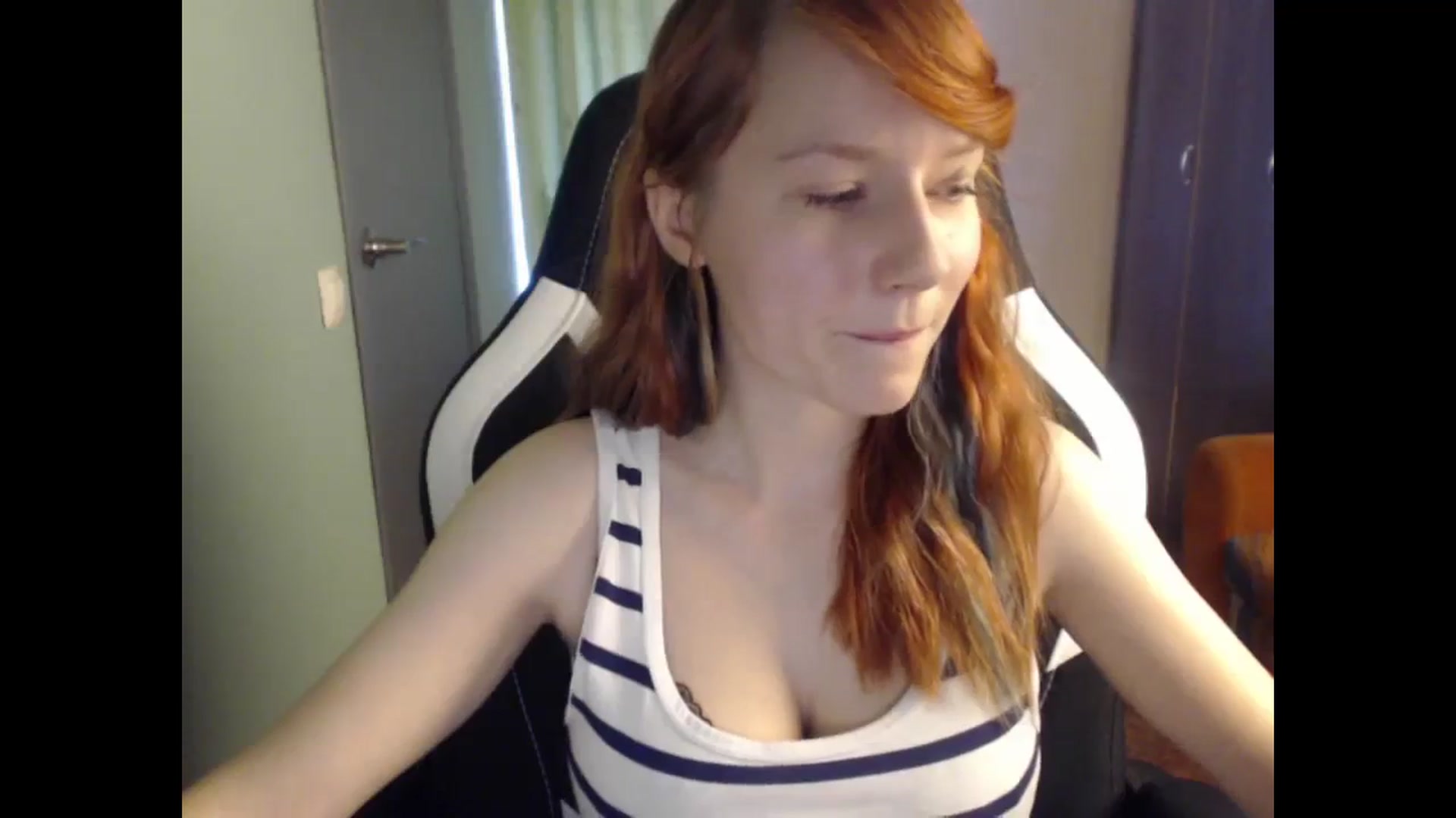 Gallery image thumbnail from NikiFoks18's myfreecams stream on, 09/23/2023, 09:21 image 2 of 20
