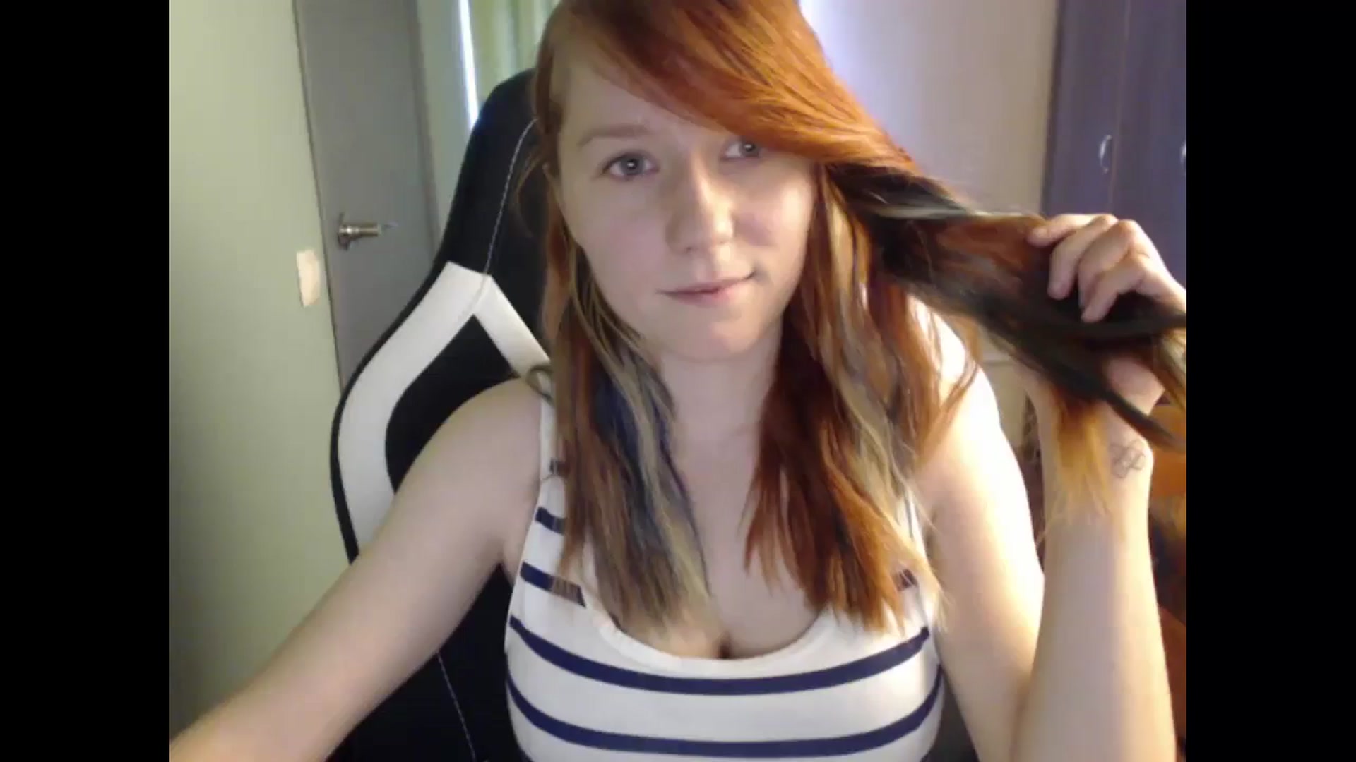 Gallery image thumbnail from NikiFoks18's myfreecams stream on, 09/23/2023, 09:21 image 16 of 20