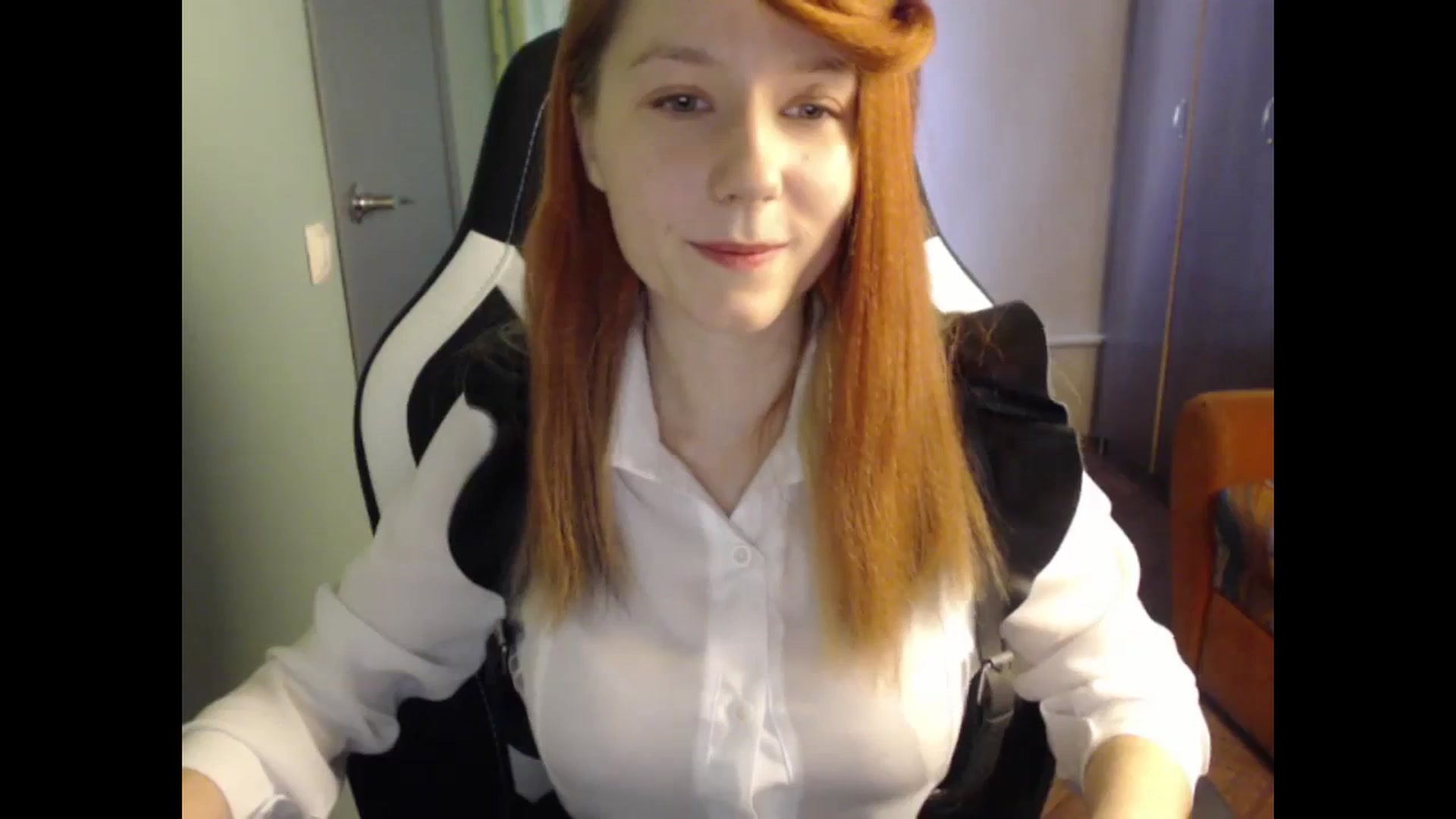 Gallery image thumbnail from NikiFoks18's myfreecams stream on, 10/03/2023, 07:18 image 8 of 20