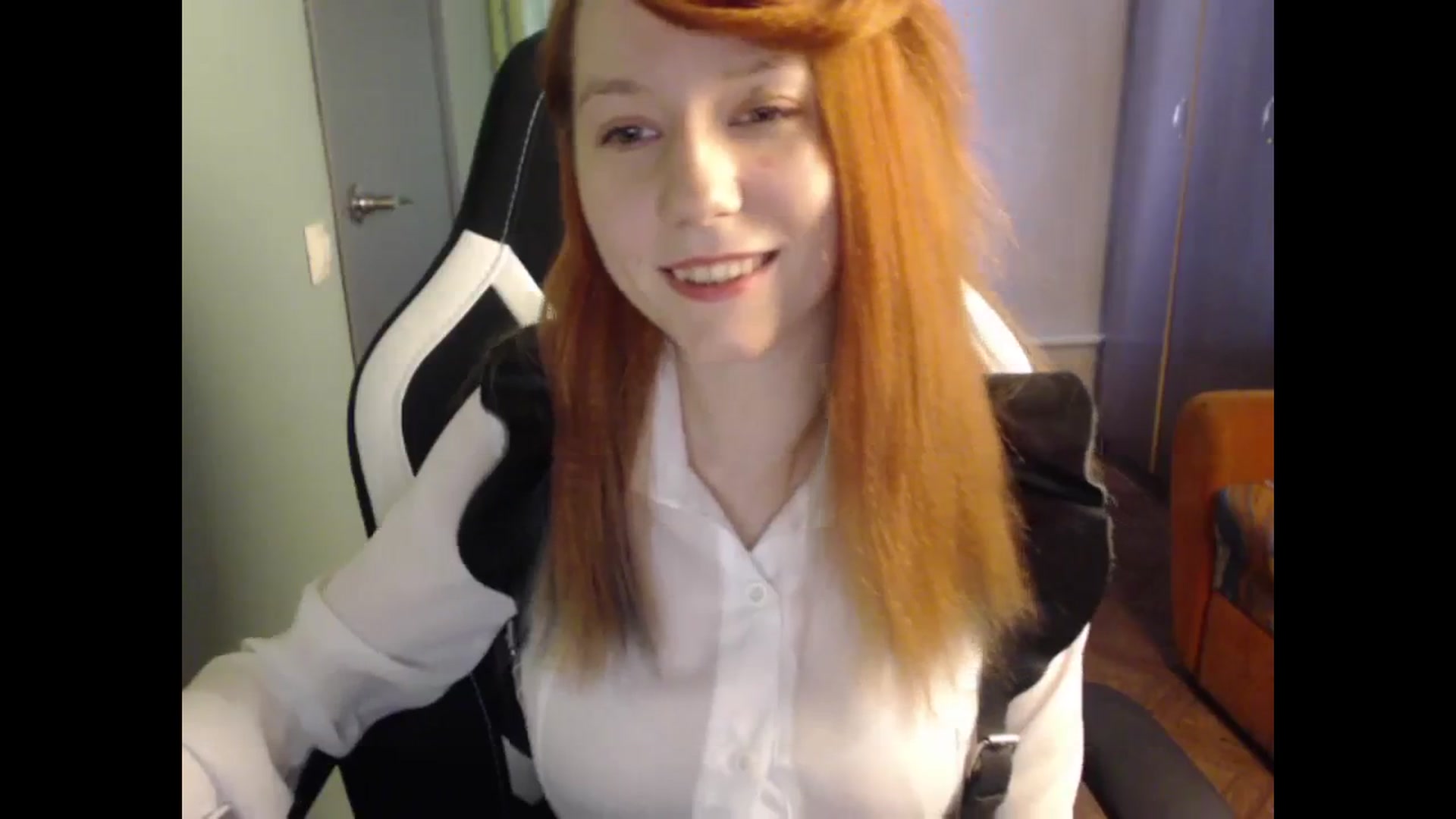 Gallery image thumbnail from NikiFoks18's myfreecams stream on, 10/03/2023, 07:18 image 13 of 20