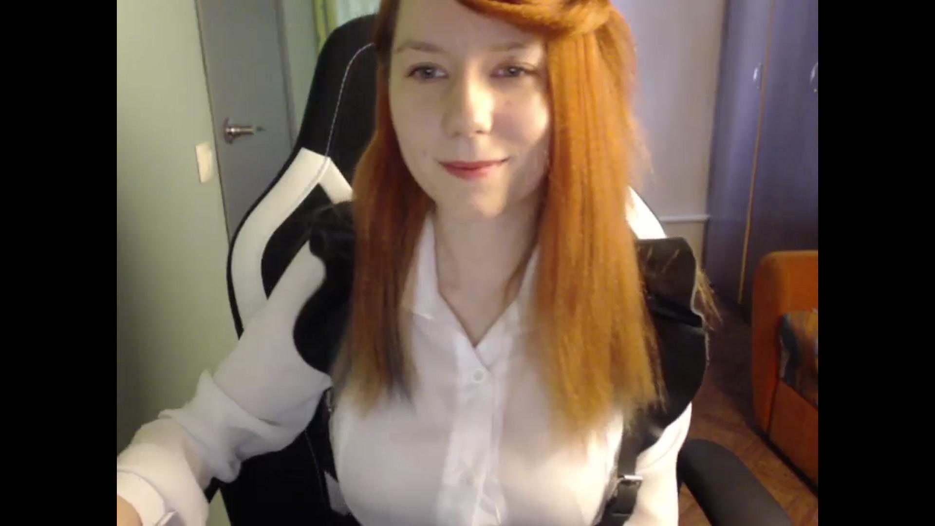 Gallery image thumbnail from NikiFoks18's myfreecams stream on, 10/03/2023, 07:18 image 12 of 20