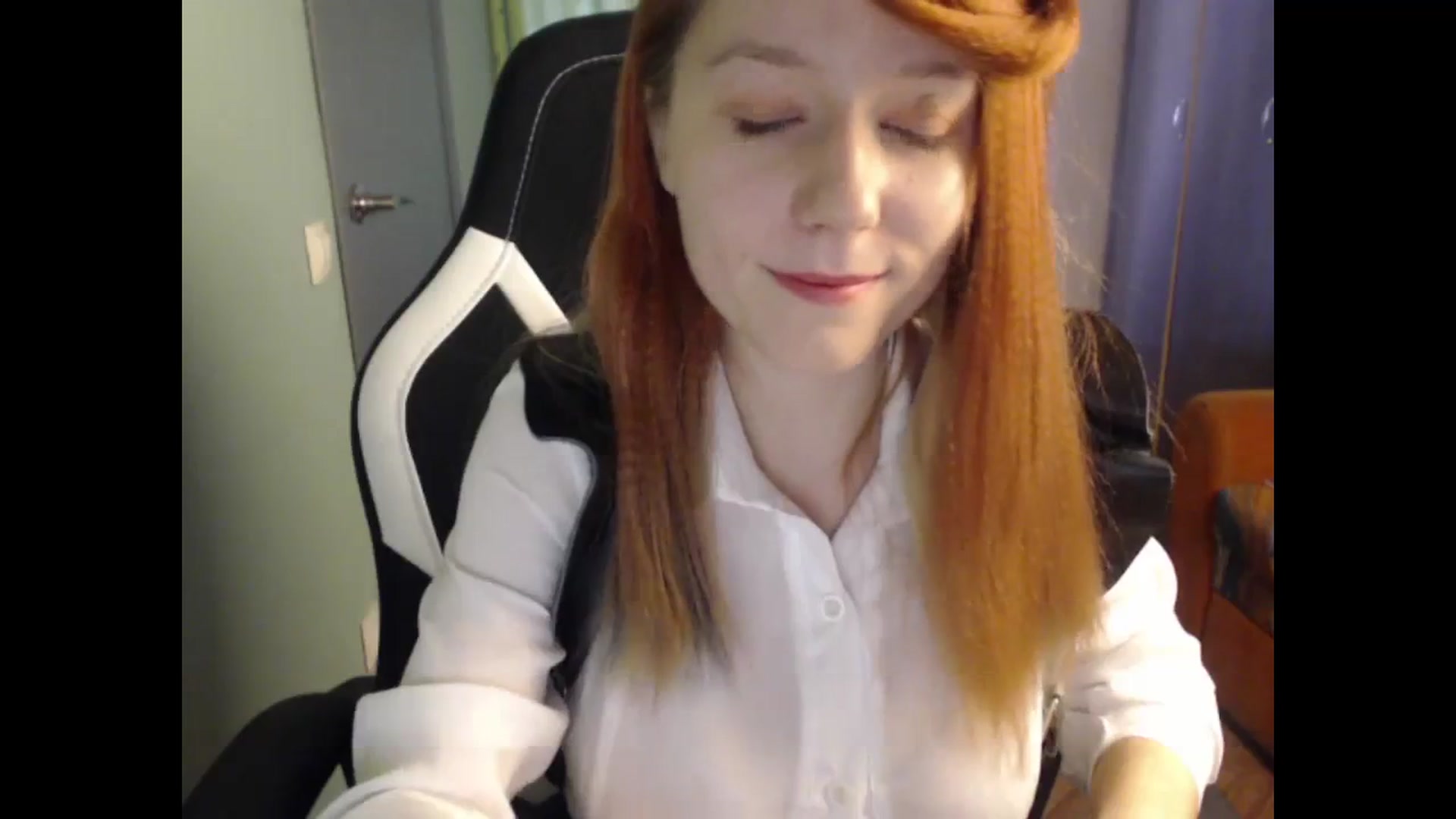 Gallery image thumbnail from NikiFoks18's myfreecams stream on, 10/03/2023, 07:18 image 9 of 20