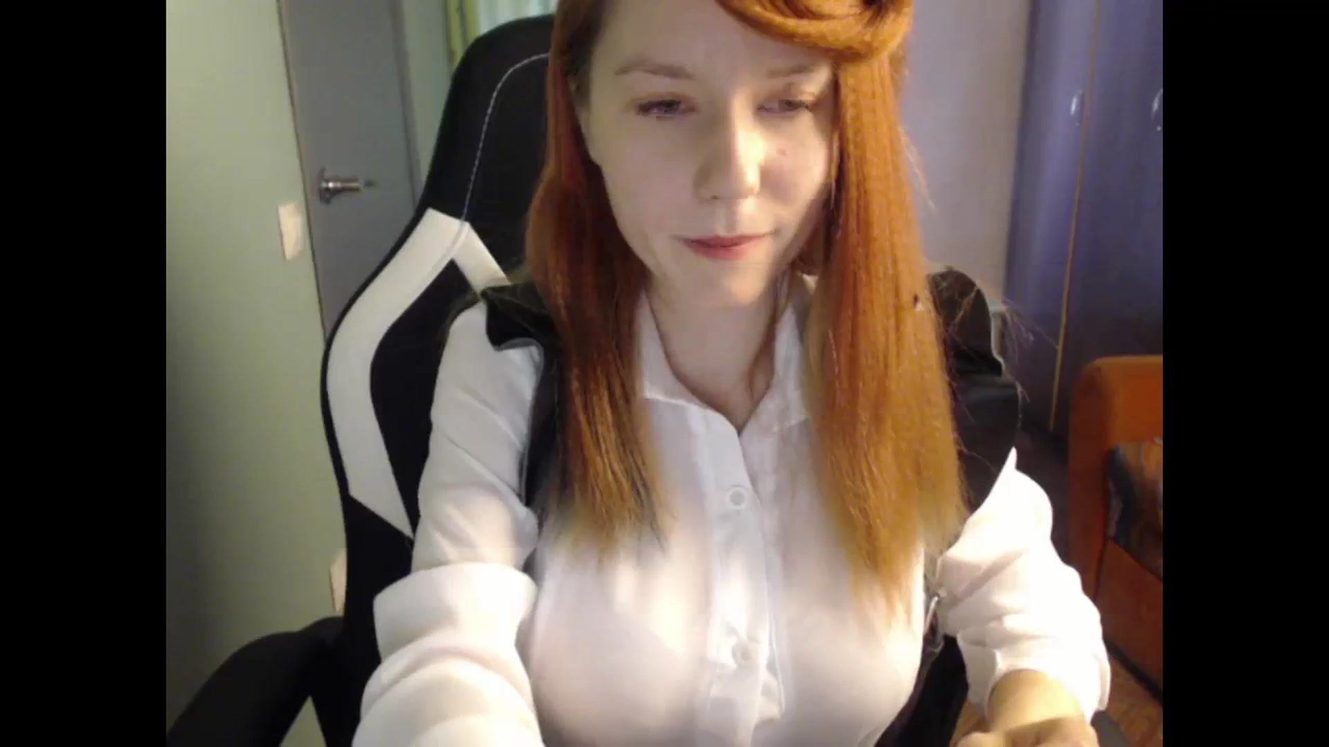 Gallery image thumbnail from NikiFoks18's myfreecams stream on, 10/03/2023, 07:18 image 11 of 20