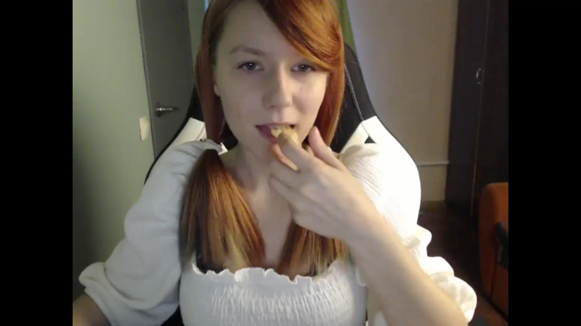 Gallery image thumbnail from NikiFoks18's myfreecams stream on, 10/09/2023, 07:49 image 4 of 20