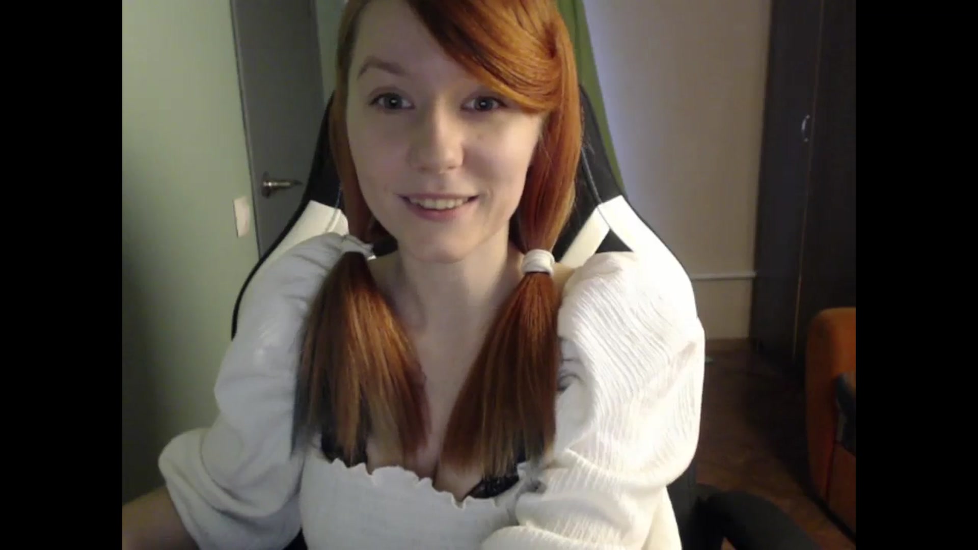 Gallery image thumbnail from NikiFoks18's myfreecams stream on, 10/09/2023, 07:49 image 15 of 20