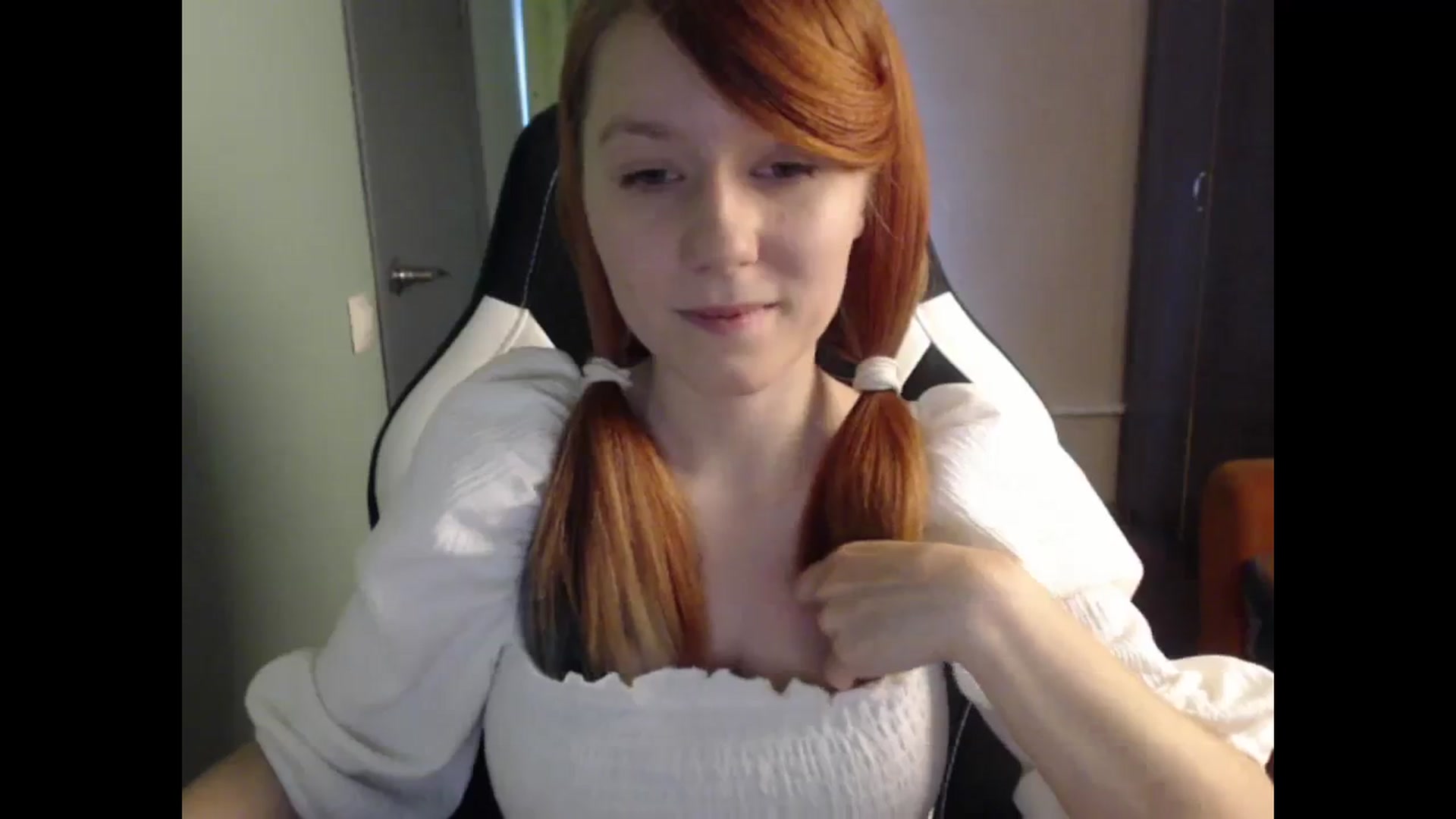 Gallery image thumbnail from NikiFoks18's myfreecams stream on, 10/09/2023, 07:49 image 18 of 20