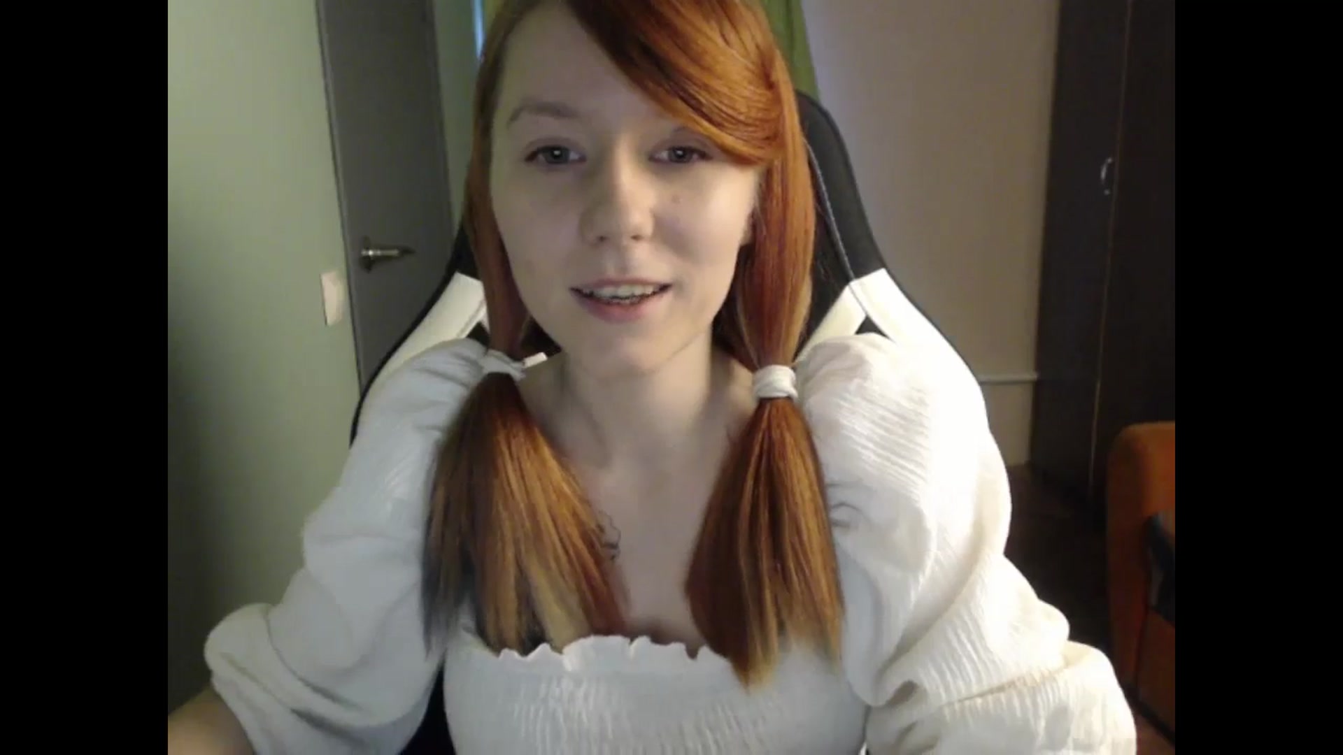 Gallery image thumbnail from NikiFoks18's myfreecams stream on, 10/09/2023, 07:49 image 13 of 20