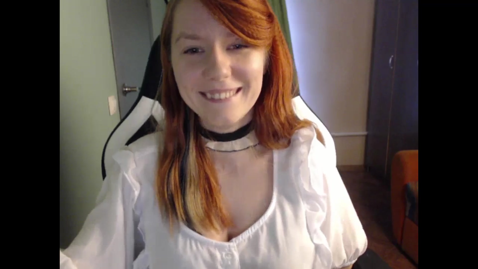 Gallery image thumbnail from NikiFoks18's myfreecams stream on, 10/10/2023, 07:50 image 17 of 20