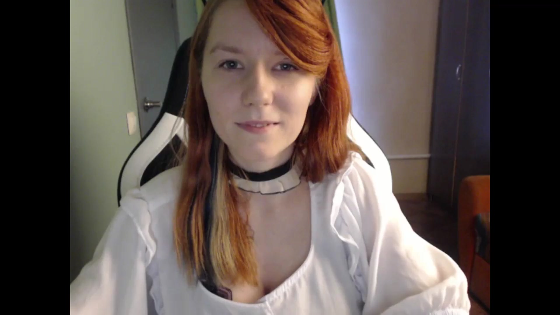 Gallery image thumbnail from NikiFoks18's myfreecams stream on, 10/10/2023, 07:50 image 14 of 20